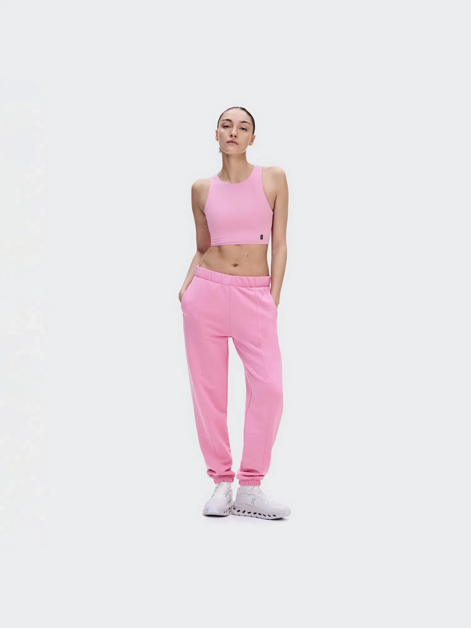 Женские брюки с расслабленной посадкой Club Pants On — изображение 9 из 9, розовый бубльгум