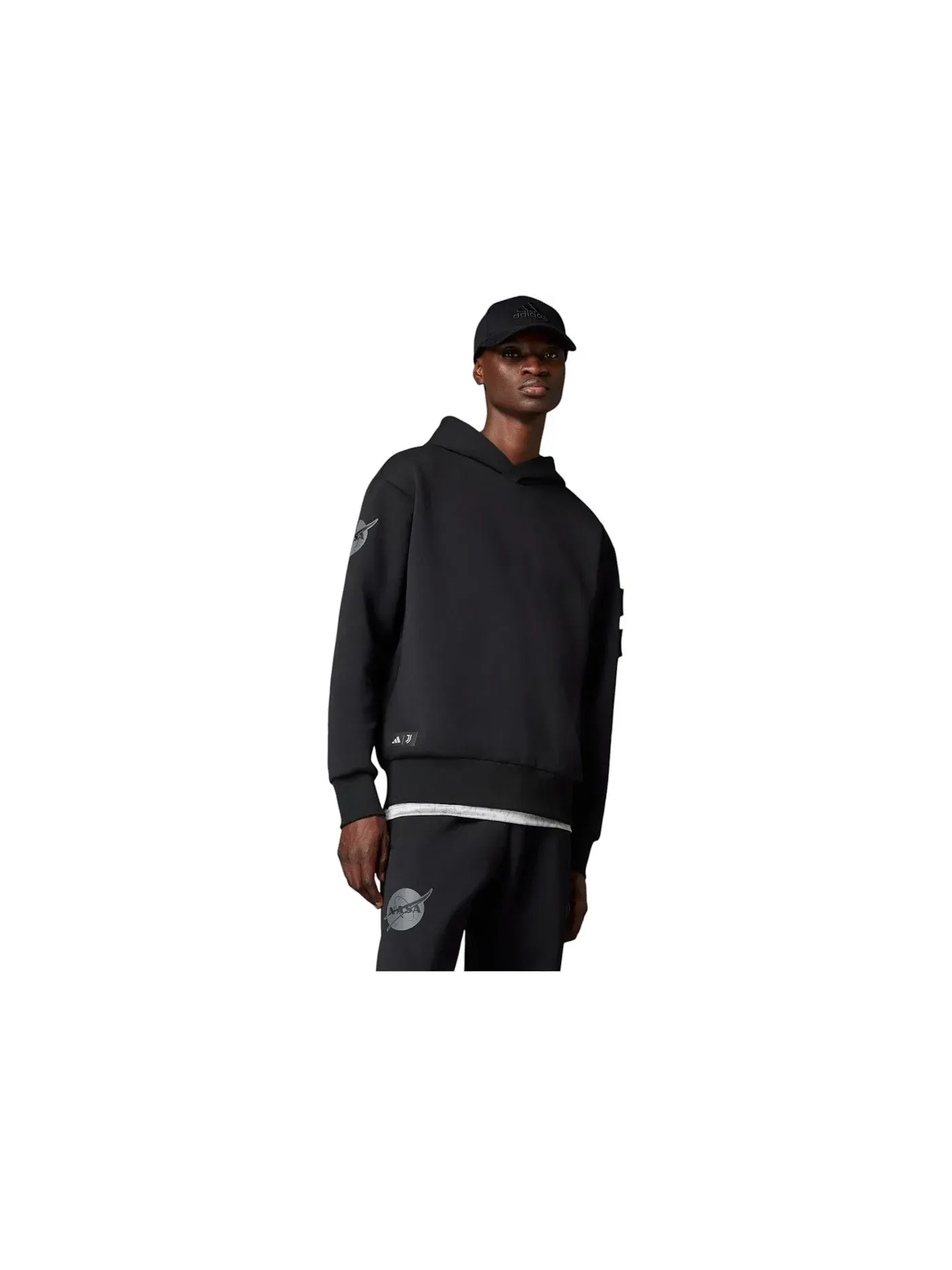 Мужская худи с принтом Juventus Nasa-Inspired Seasonal Doubleknit Hoodie Adidas — изображение 1 из 1, черный