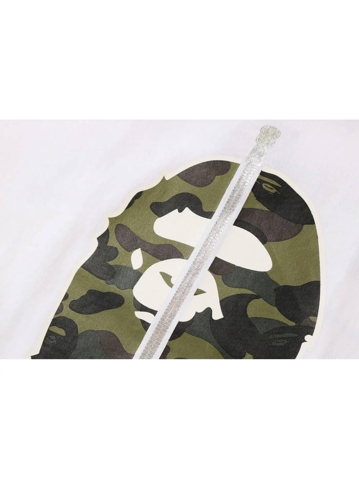 Мужская футболка с принтом BAPE 1st Camo 2nd Ape Tee — изображение 3 из 3, белый/зеленый