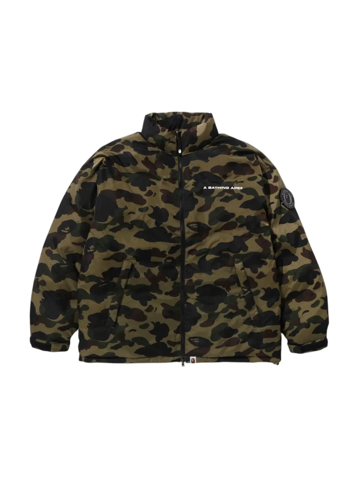 Мужская пуховая куртка с камуфляжным принтом BAPE 1st Camo Down Jacket (SS25) BAPE — изображение 1 из 2, зеленый