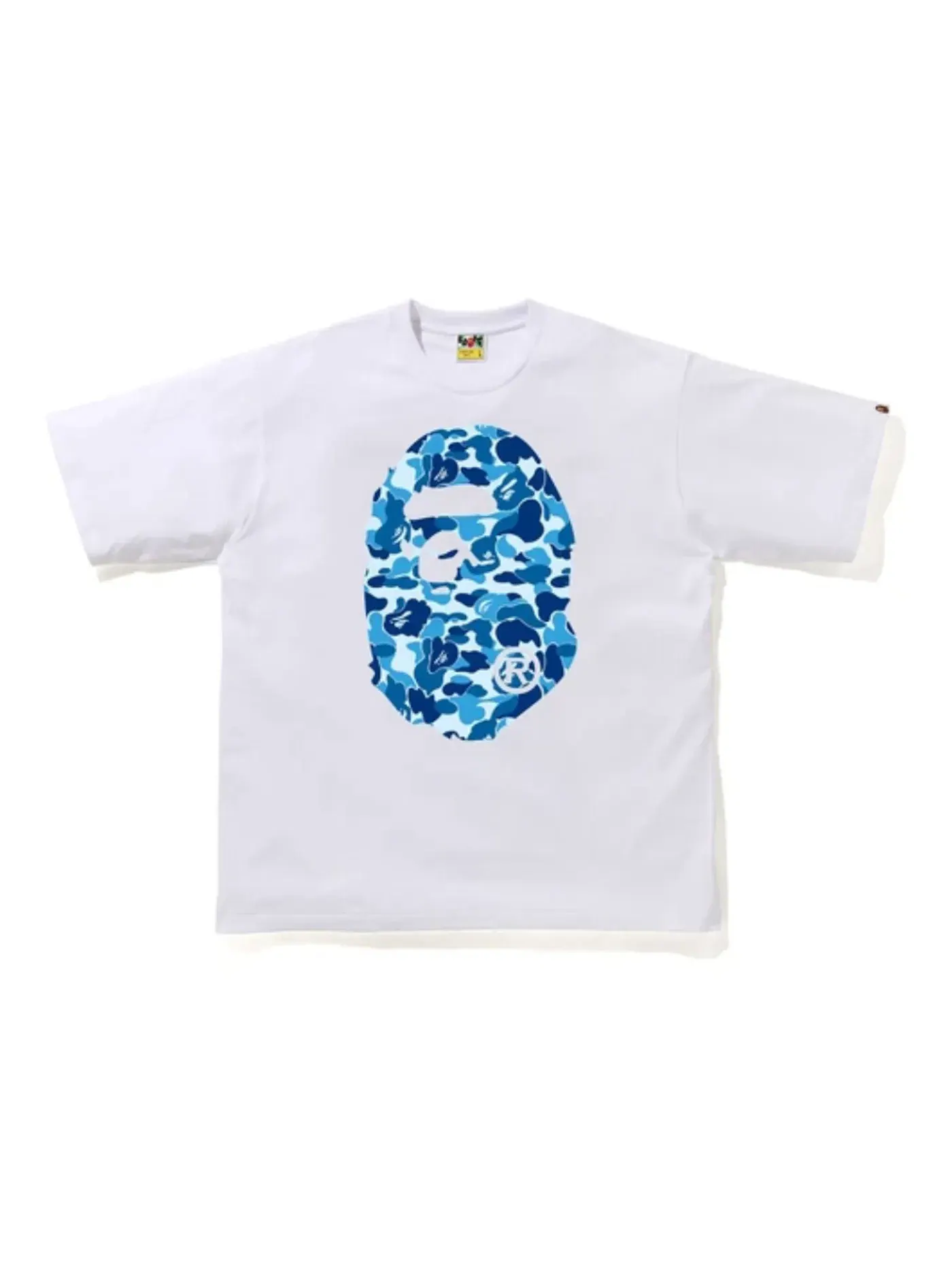 Мужская футболка с принтом BAPE ABC Camo Big Ape Head Relaxed Tee BAPE — изображение 1 из 2, белый/синий