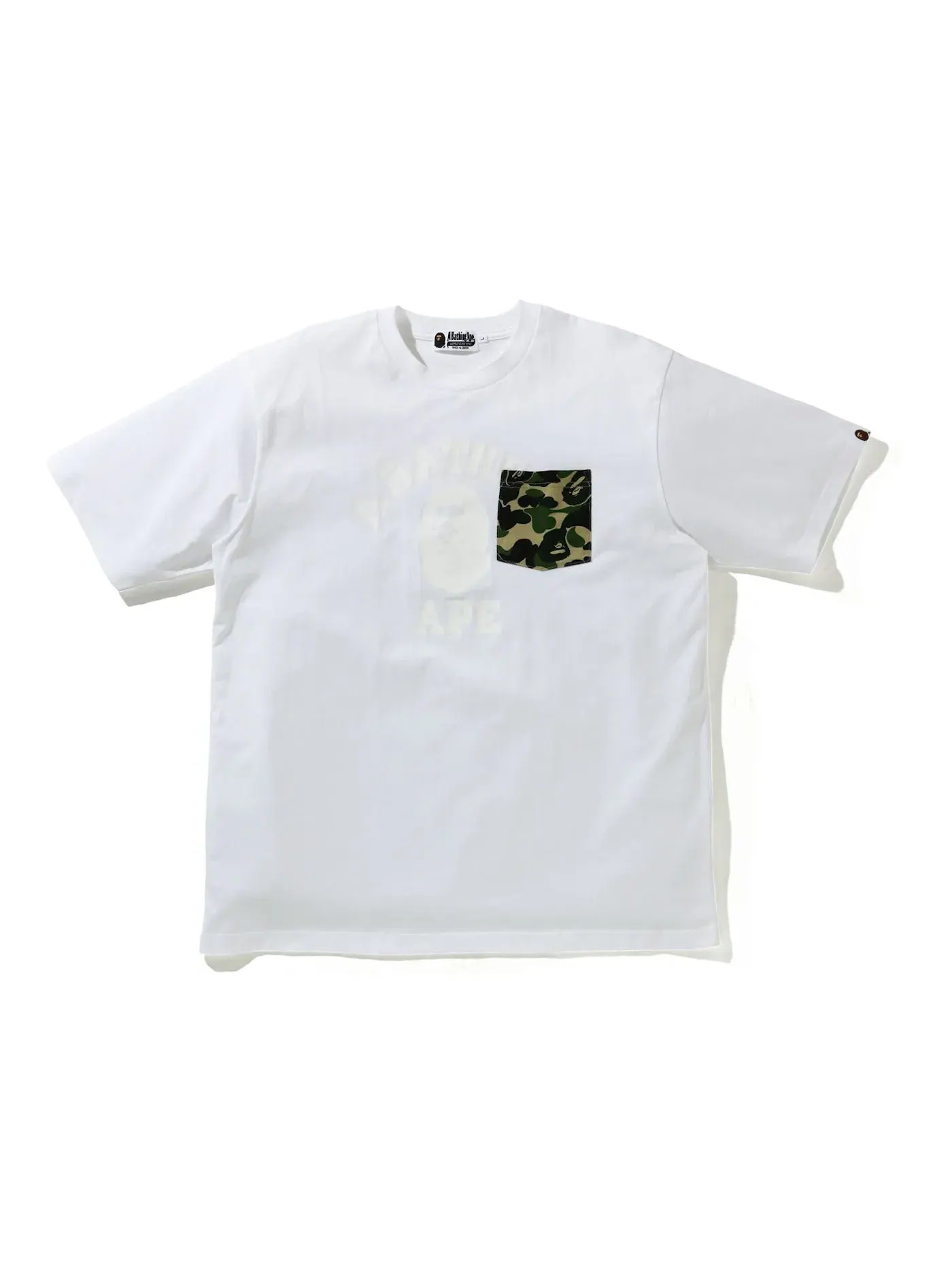 Мужская футболка свободного кроя с принтом BAPE ABC Camo College Relaxed Fit Pocket Tee BAPE — изображение 1 из 1, белый