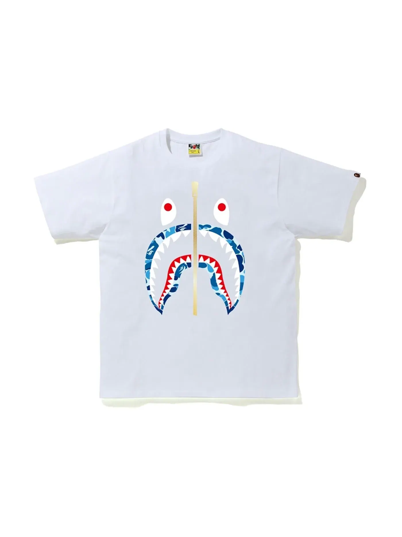 Мужская футболка с принтом BAPE ABC Camo Shark Tee BAPE — изображение 1 из 1, белый/синий/золотистый