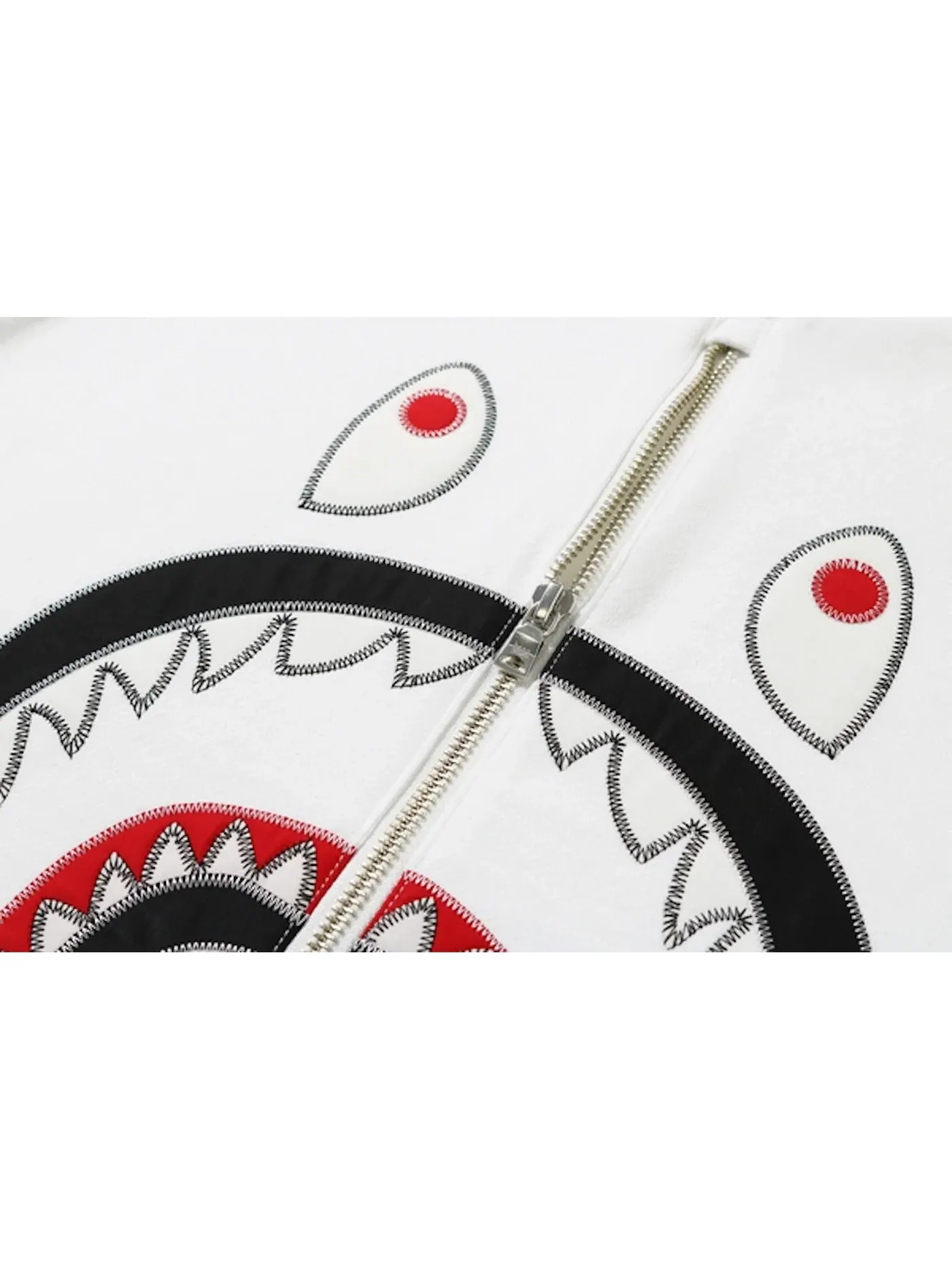 Мужской свитшот с аппликацией BAPE Applique Metal Zip Shark Crewneck — изображение 2 из 2, белый