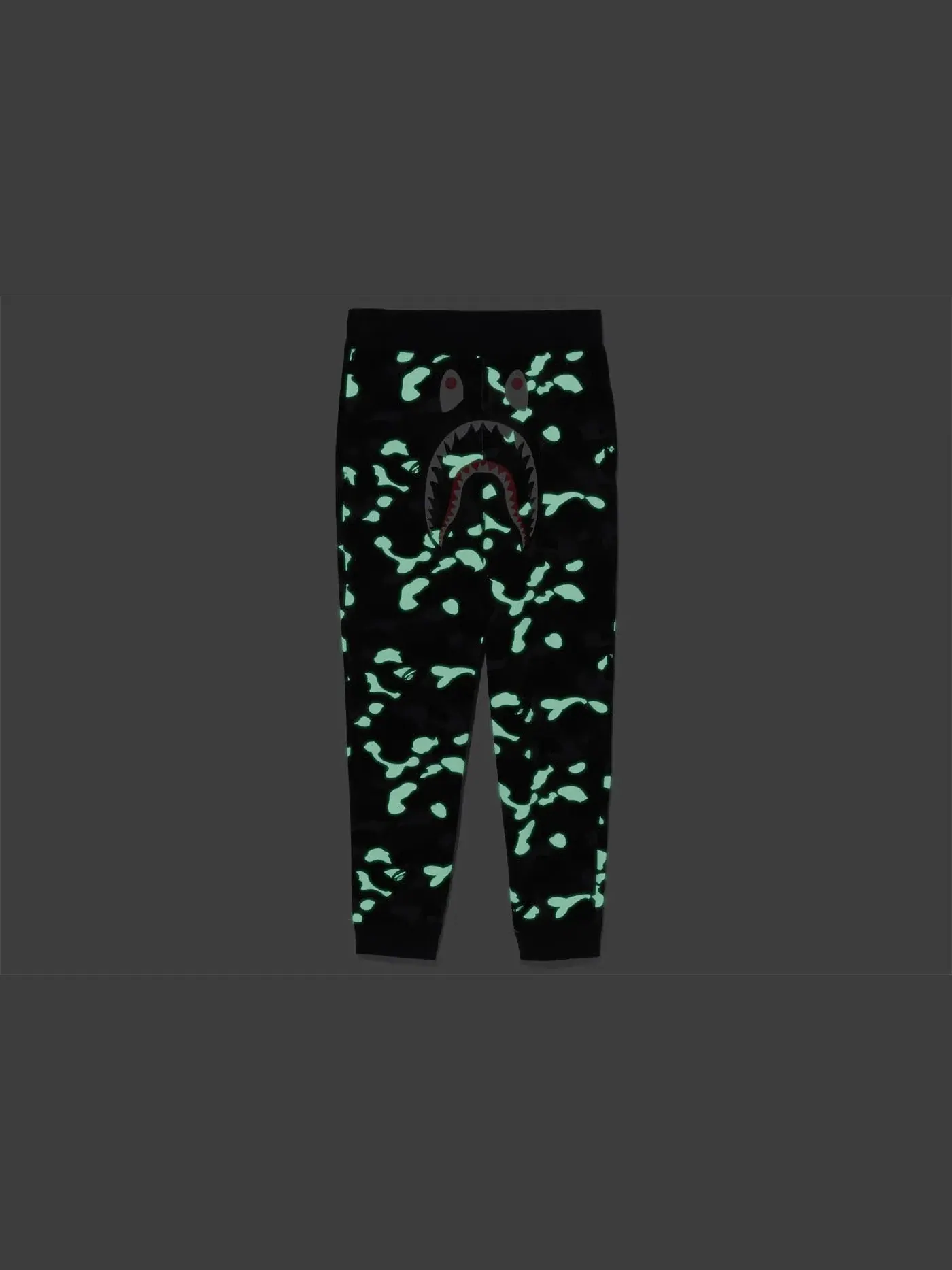 Мужские спортивные штаны с принтом BAPE City Camo Shark Sweatpants BAPE — изображение 3 из 3, черный