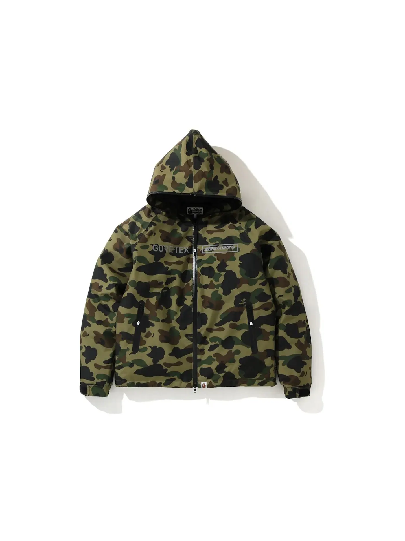 Мужская куртка-пуховик с капюшоном из Gore-Tex с камуфляжным принтом BAPE — изображение 1 из 2, зеленый