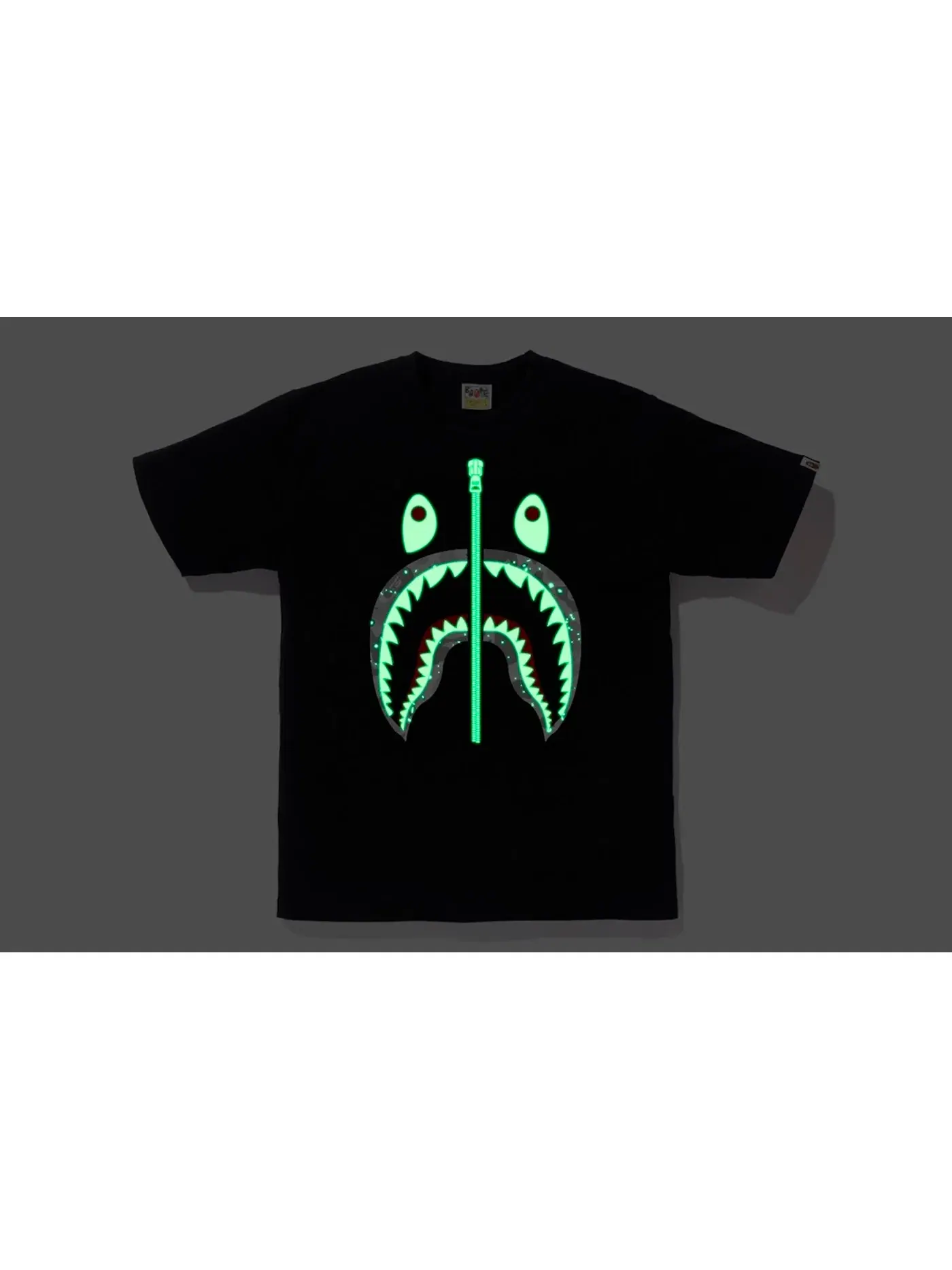 Мужская футболка с принтом BAPE Space Camo Front Shark Tee — изображение 2 из 2, черный