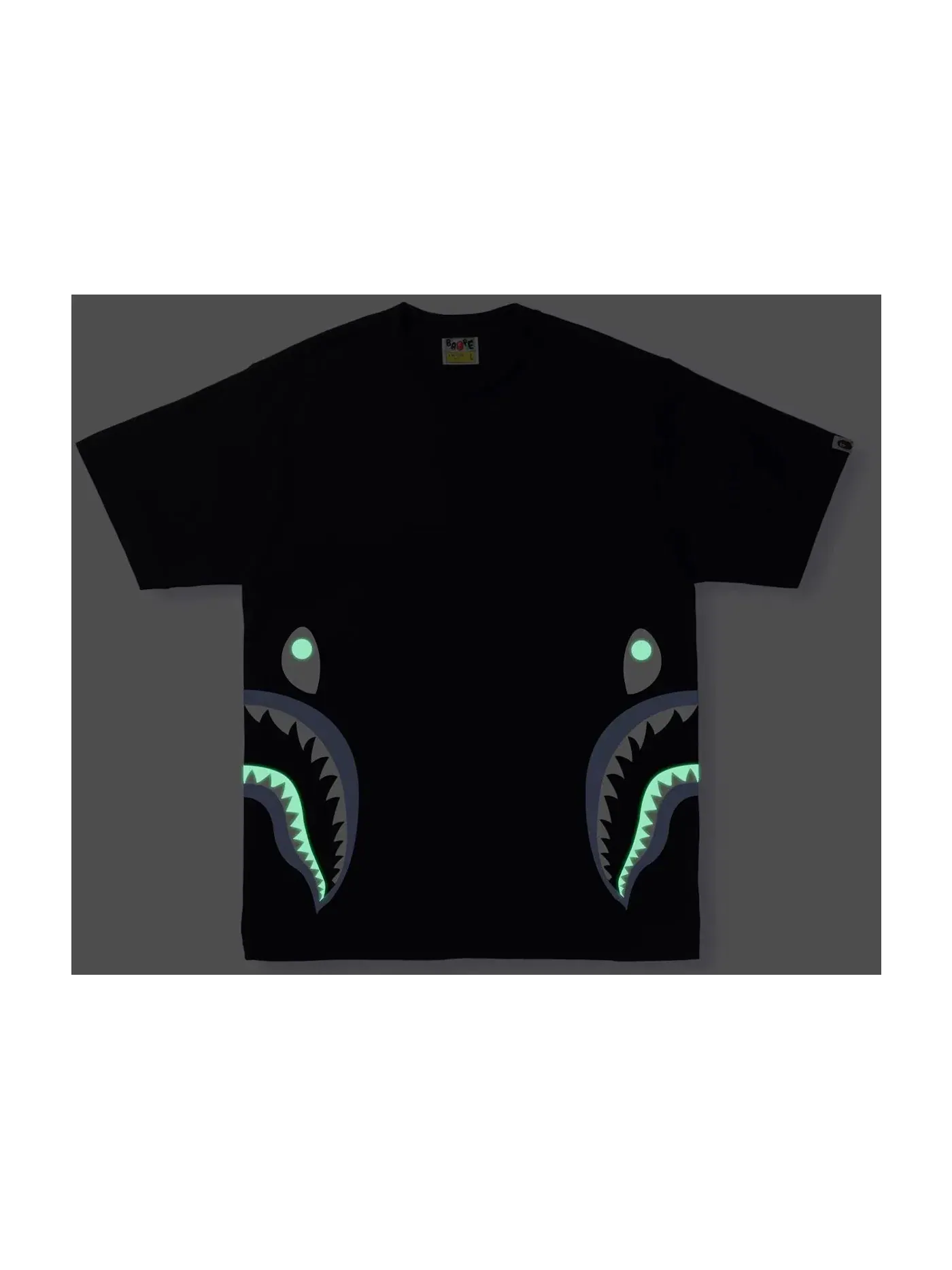 Мужская футболка с принтом BAPE Text Code Camo Side Shark Tee — изображение 3 из 3, черный