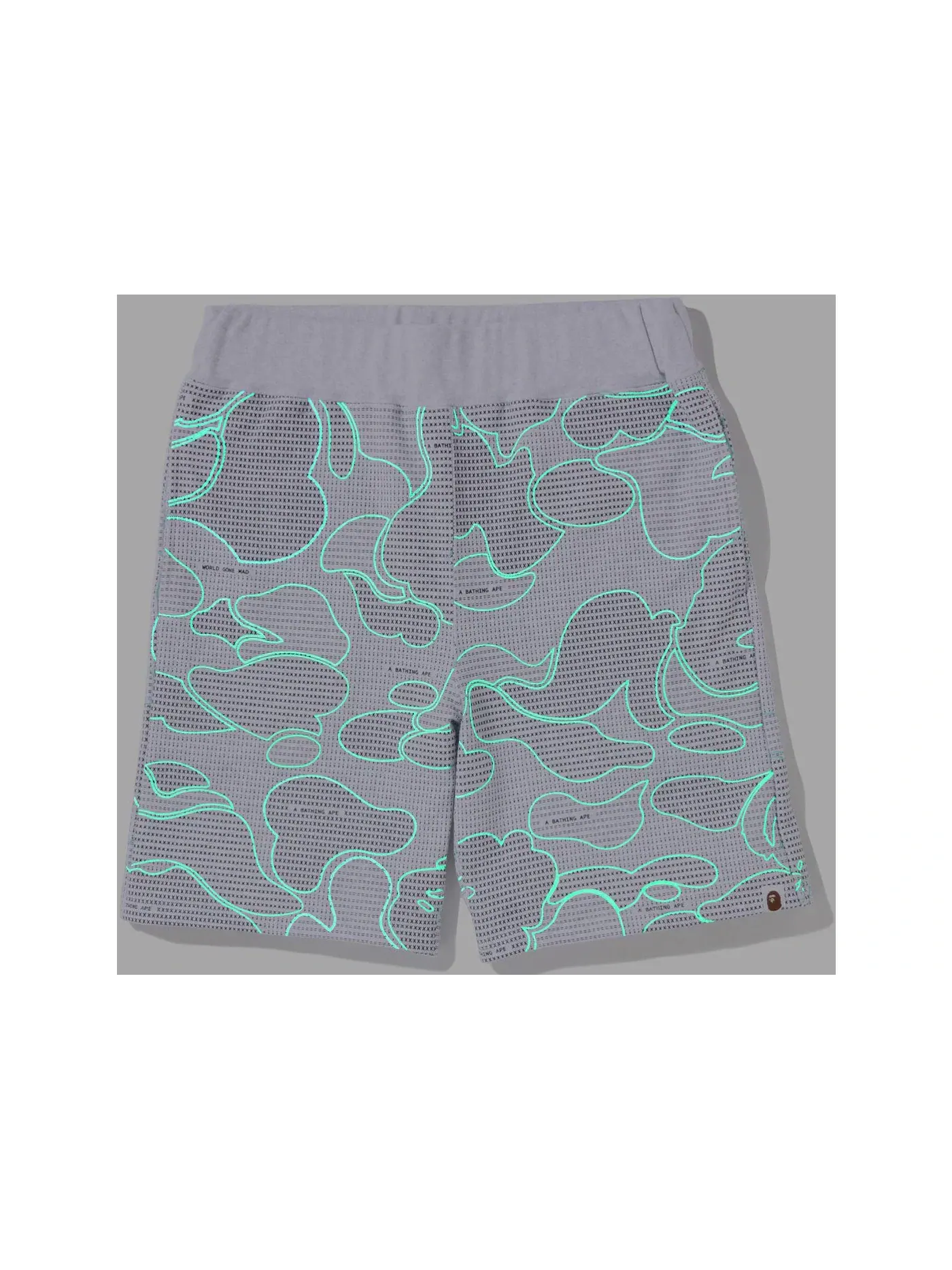 Мужские шорты с принтом BAPE Text Code Camo Shorts — изображение 3 из 3, серый