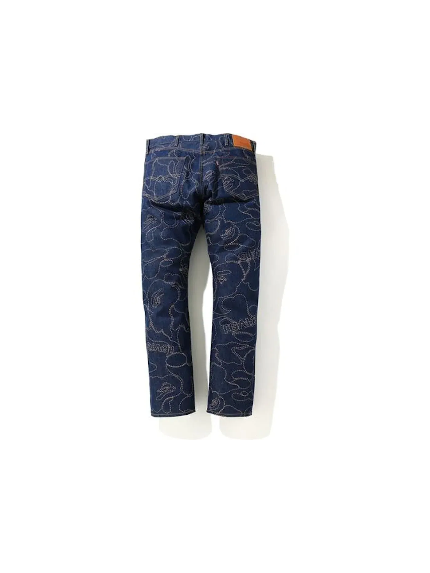 Мужские джинсы с камуфляжным принтом BAPE x Levis Camo 501 93 Model BAPE — изображение 2 из 2, синий