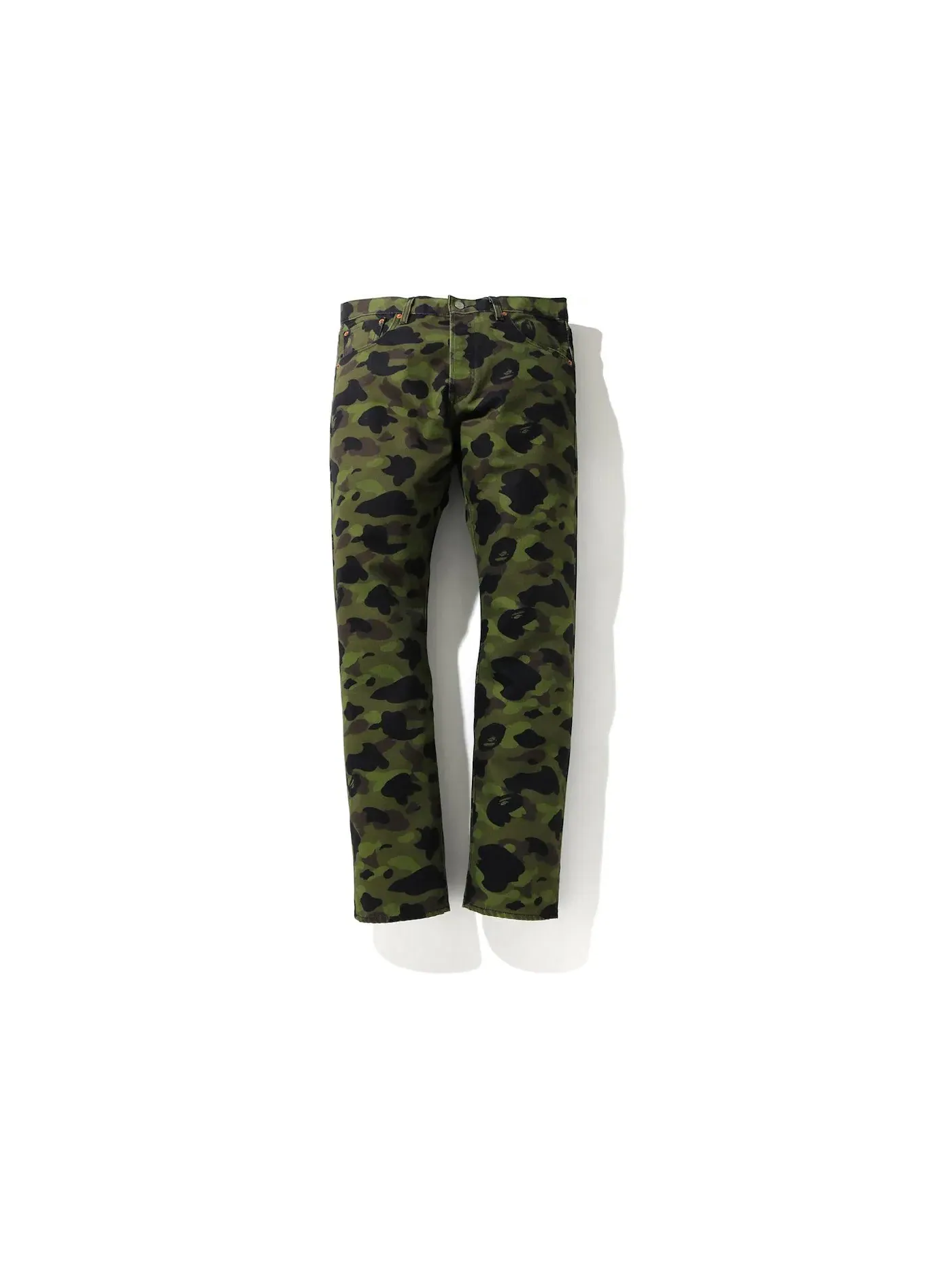 Мужские джинсы с камуфляжным принтом 93 Model (America Exclusive) BAPE — изображение 1 из 2, зеленый
