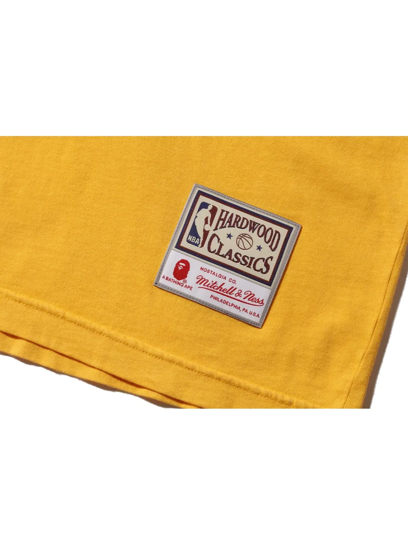 Мужская футболка с принтом BAPE x Mitchell & Ness Lakers Tee BAPE — изображение 3 из 3, желтый