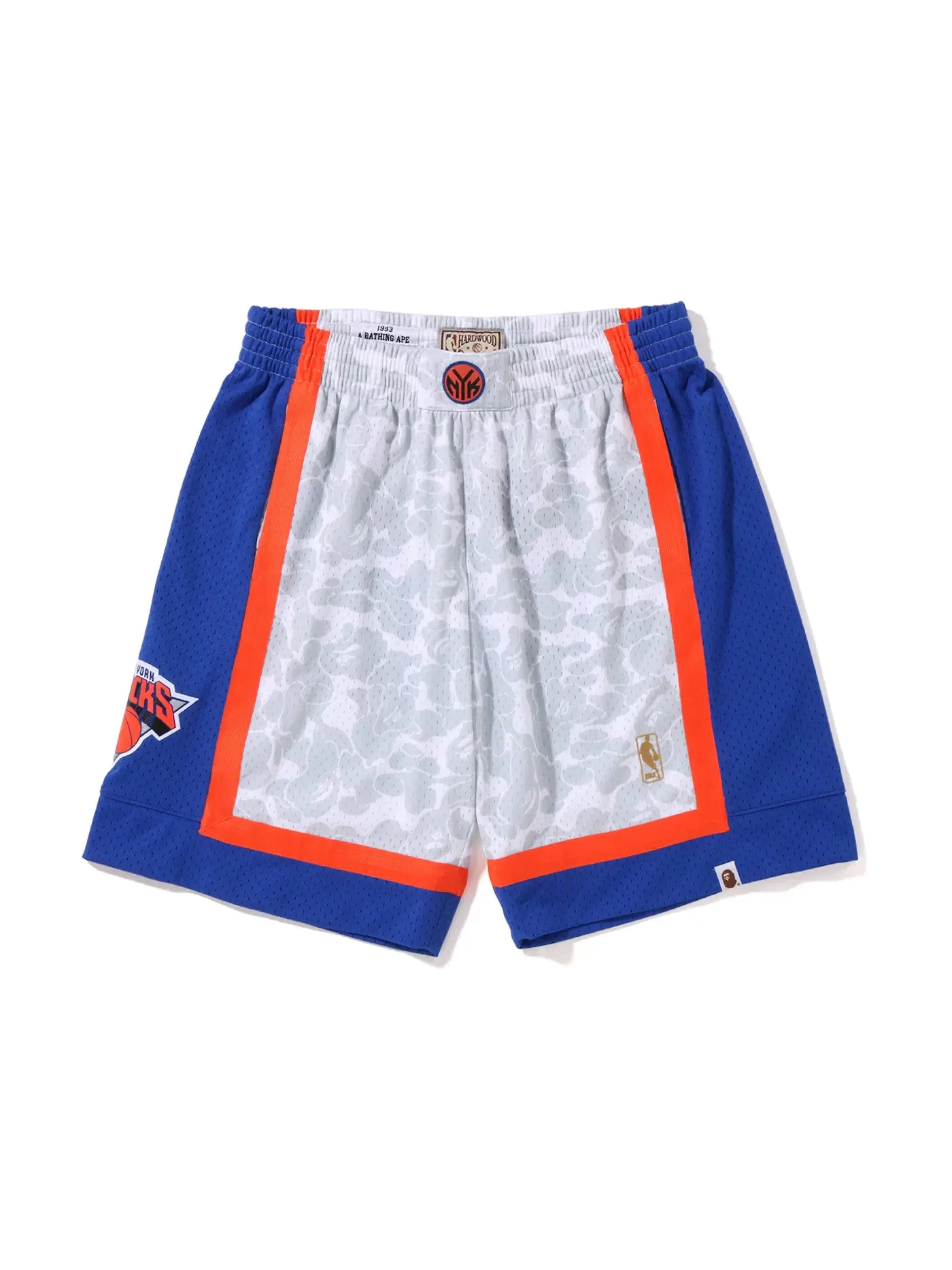 Мужские шорты с принтом BAPE x Mitchell & Ness New York Knicks Shorts BAPE — изображение 1 из 2, белый