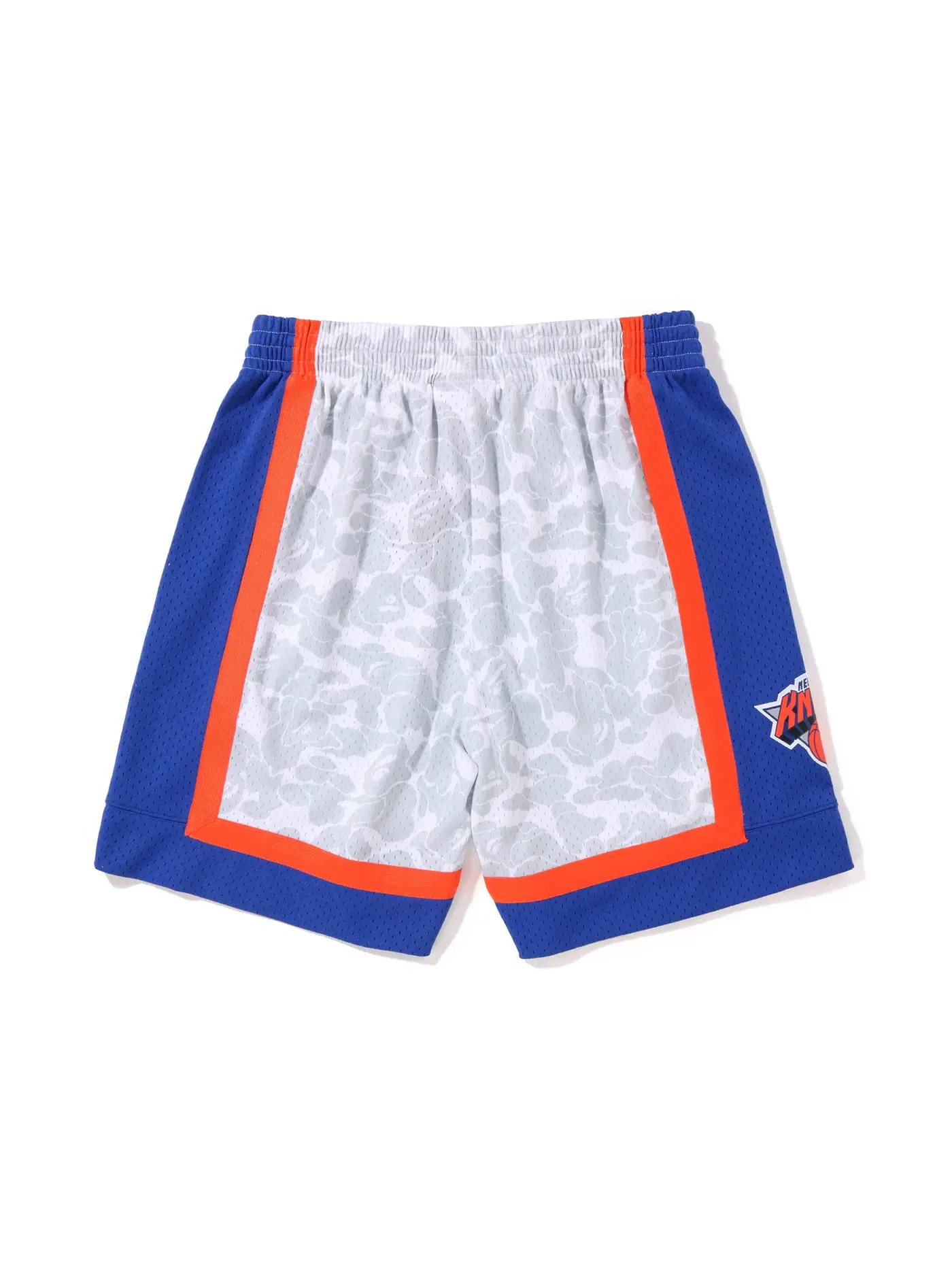 Мужские шорты с принтом BAPE x Mitchell & Ness New York Knicks Shorts BAPE — изображение 2 из 2, белый