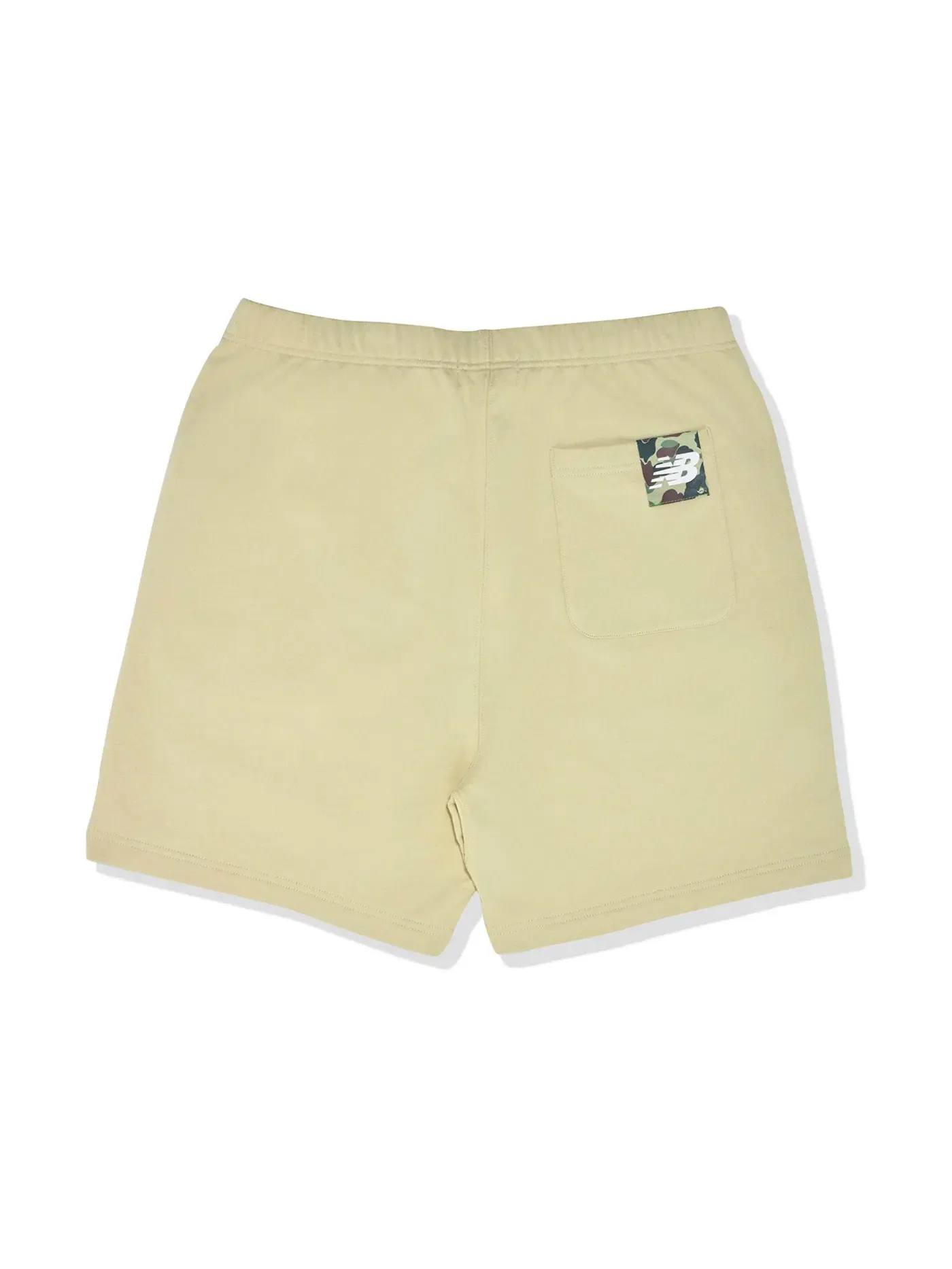 Мужские шорты с принтом BAPE x New Balance Relaxed Fit Shorts — изображение 2 из 2, бежевый