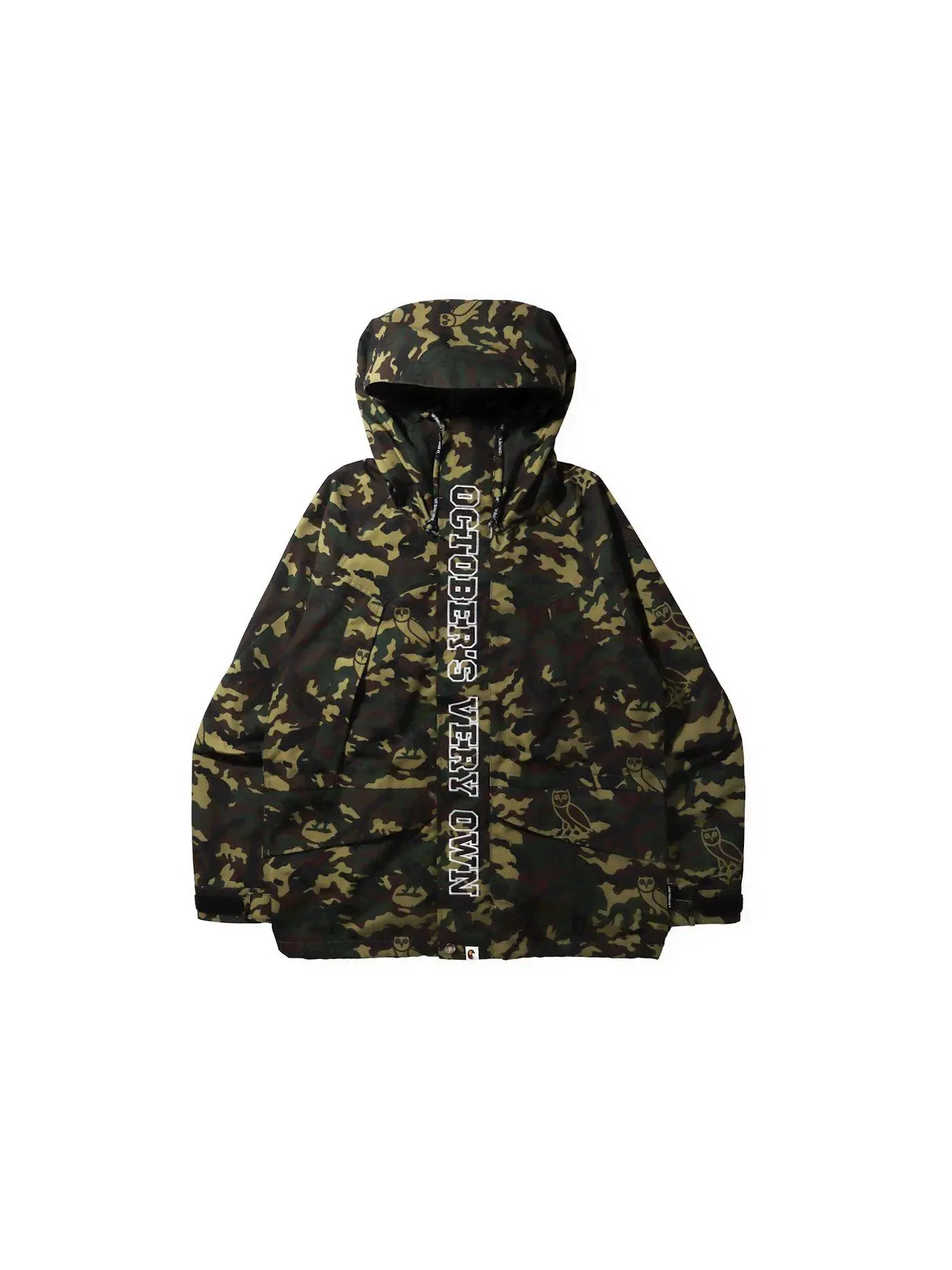 Мужская куртка для сноуборда с камуфляжным принтом BAPE x OVO Woodland Camo Snowboard Jacket BAPE — изображение 1 из 3