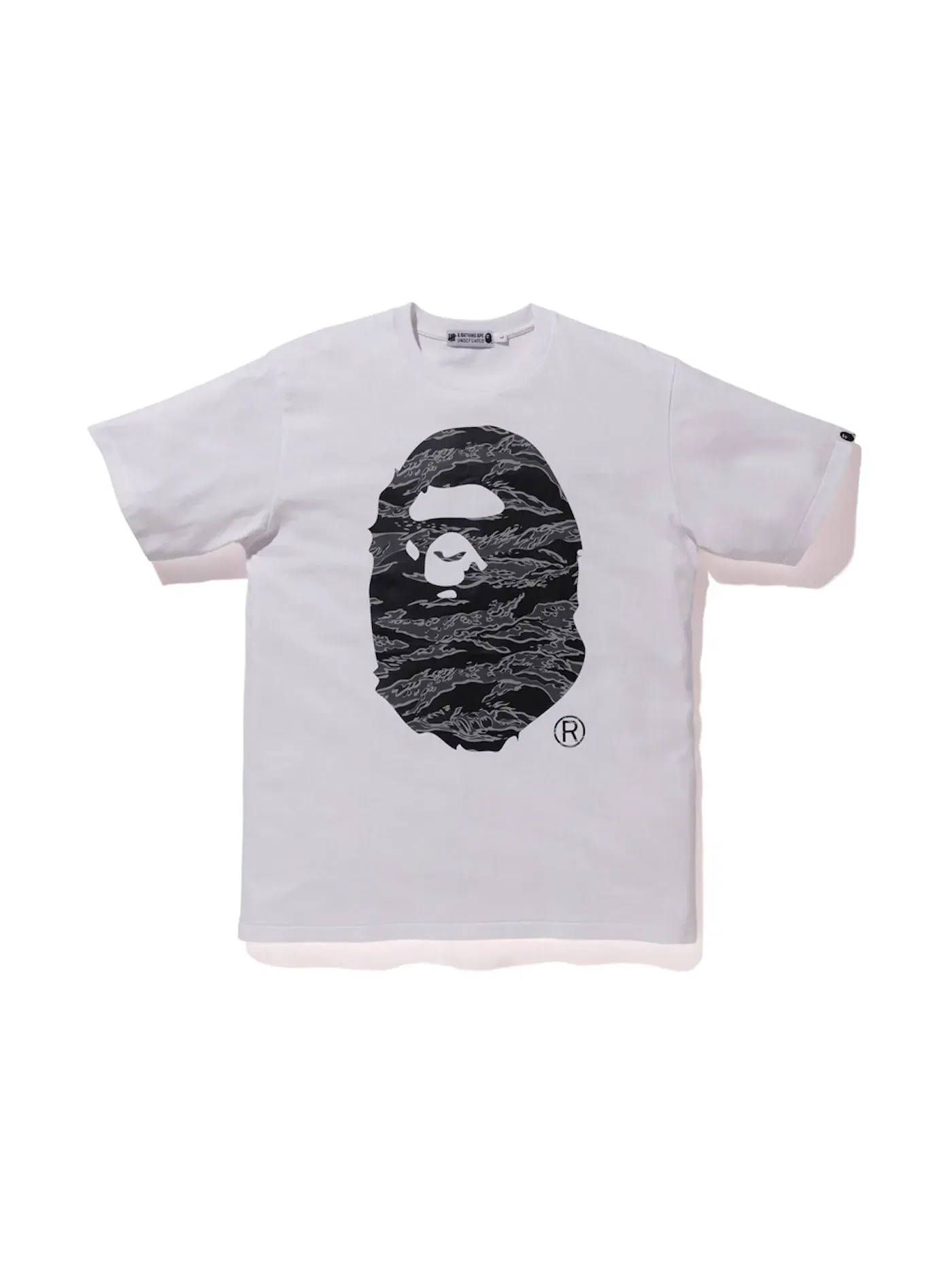 Мужская футболка с принтом BAPE x Undefeated Apehead Tee — изображение 1 из 2, белый
