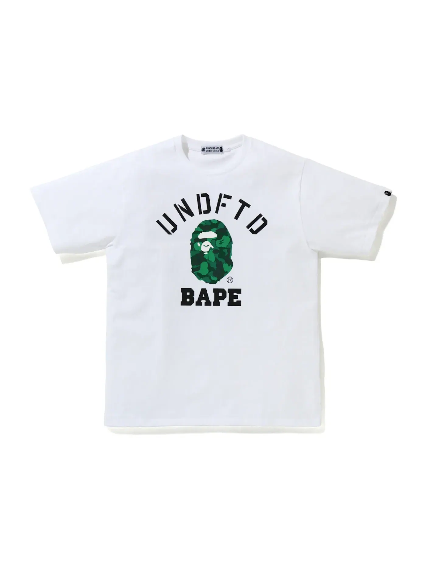 Мужская футболка с принтом BAPE x Undefeated College Tee BAPE — изображение 1 из 2, белый