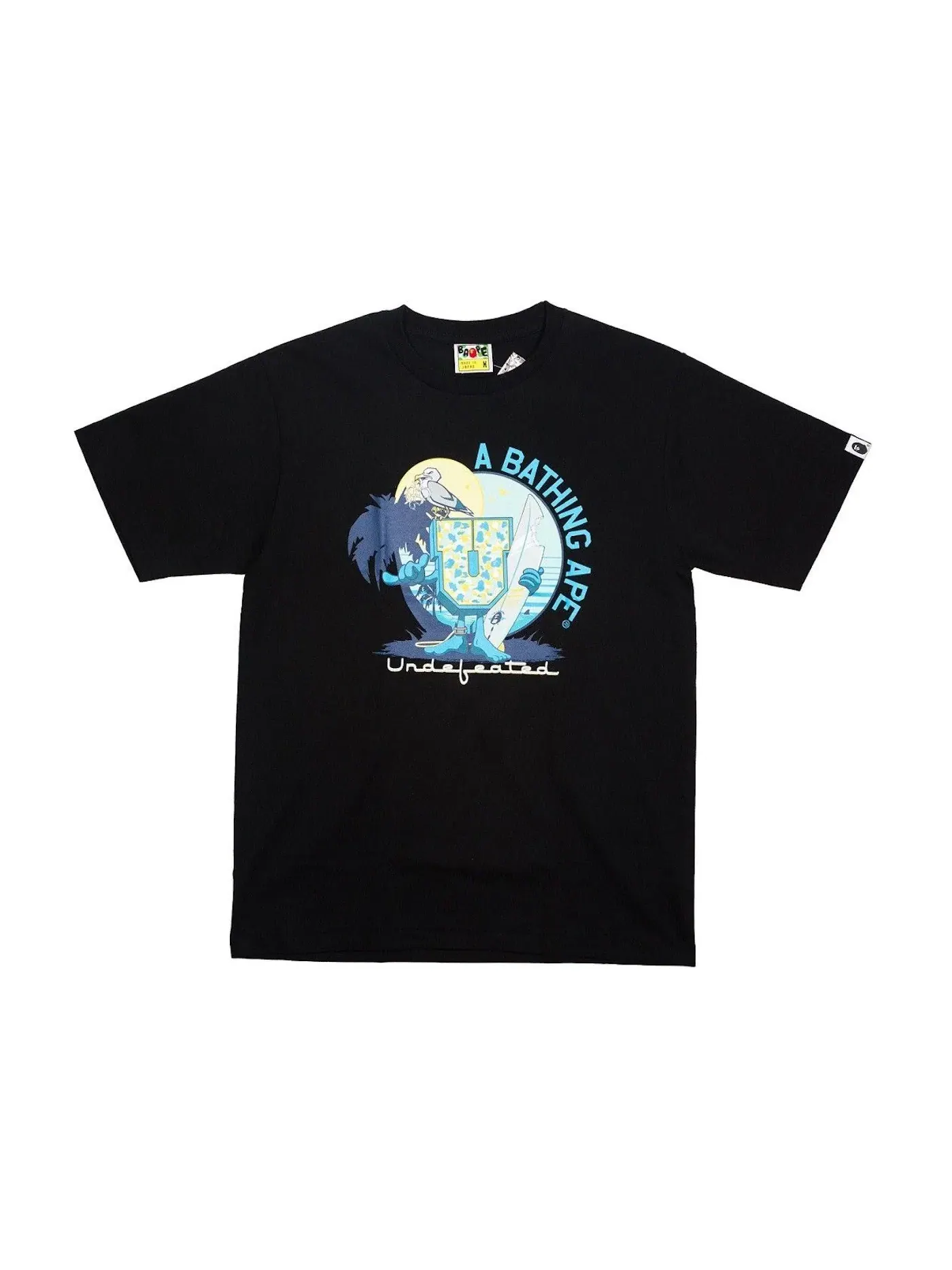 Мужская футболка с принтом BAPE x Undefeated Surfer Tee BAPE — изображение 1 из 1, черный