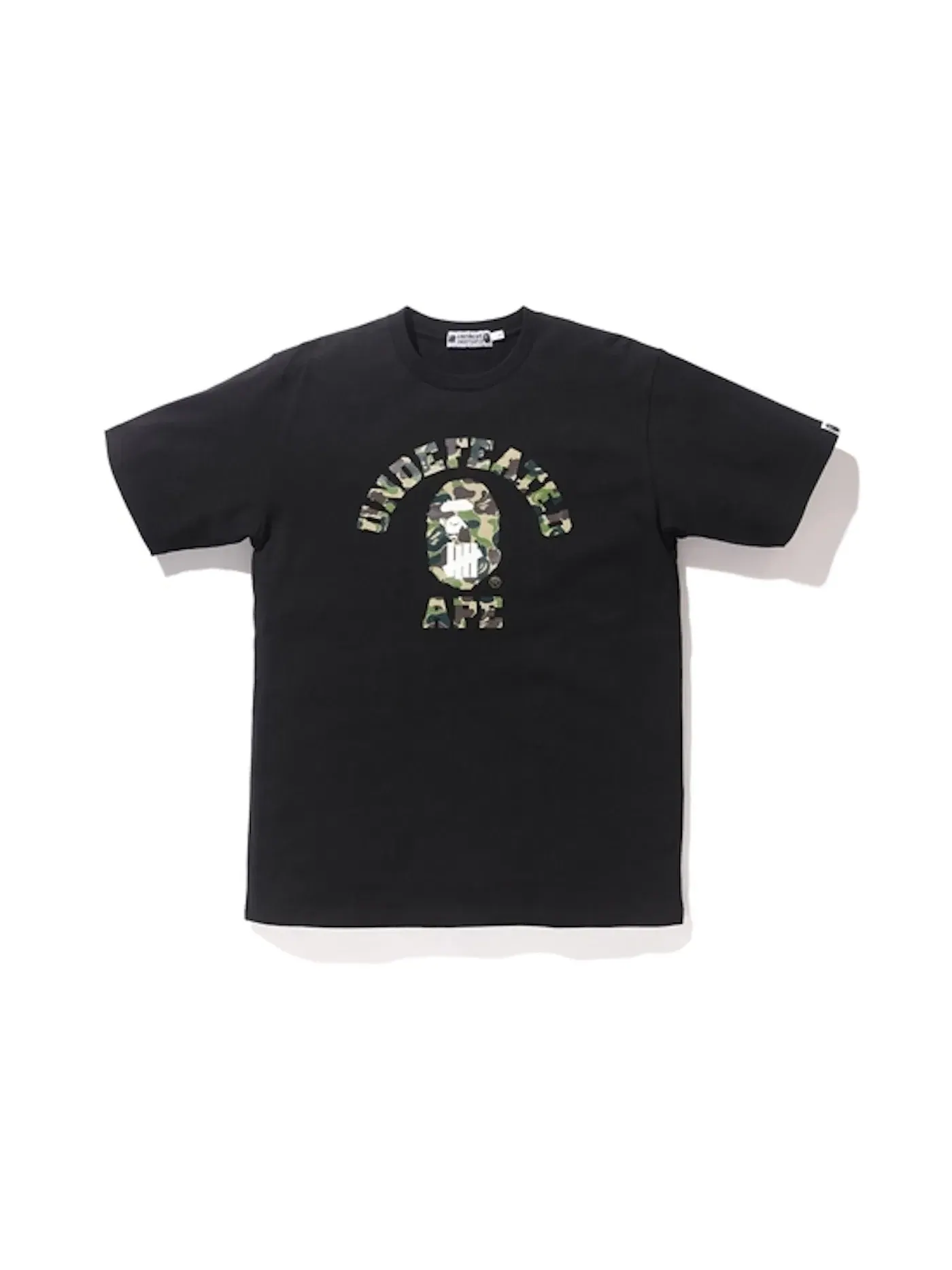 Мужская футболка с принтом BAPE X Undefeated ABC College Tee BAPE — изображение 1 из 1, черный/зеленый