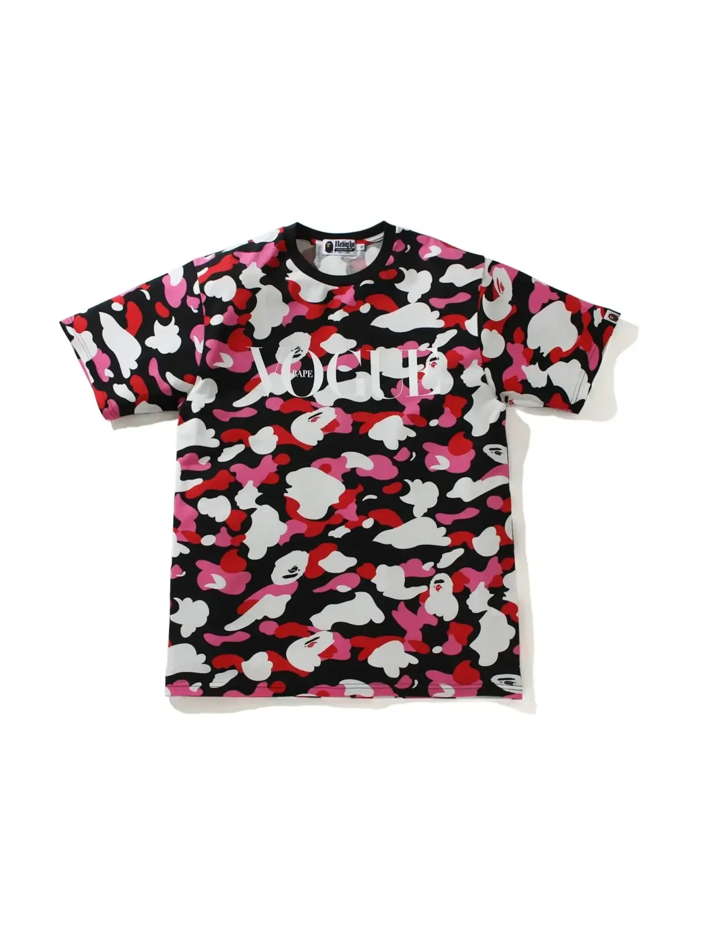 Унисекс футболка с камуфляжным принтом BAPE x VOGUE ABC Camo Tee BAPE — изображение 1 из 1, черный розовый белый