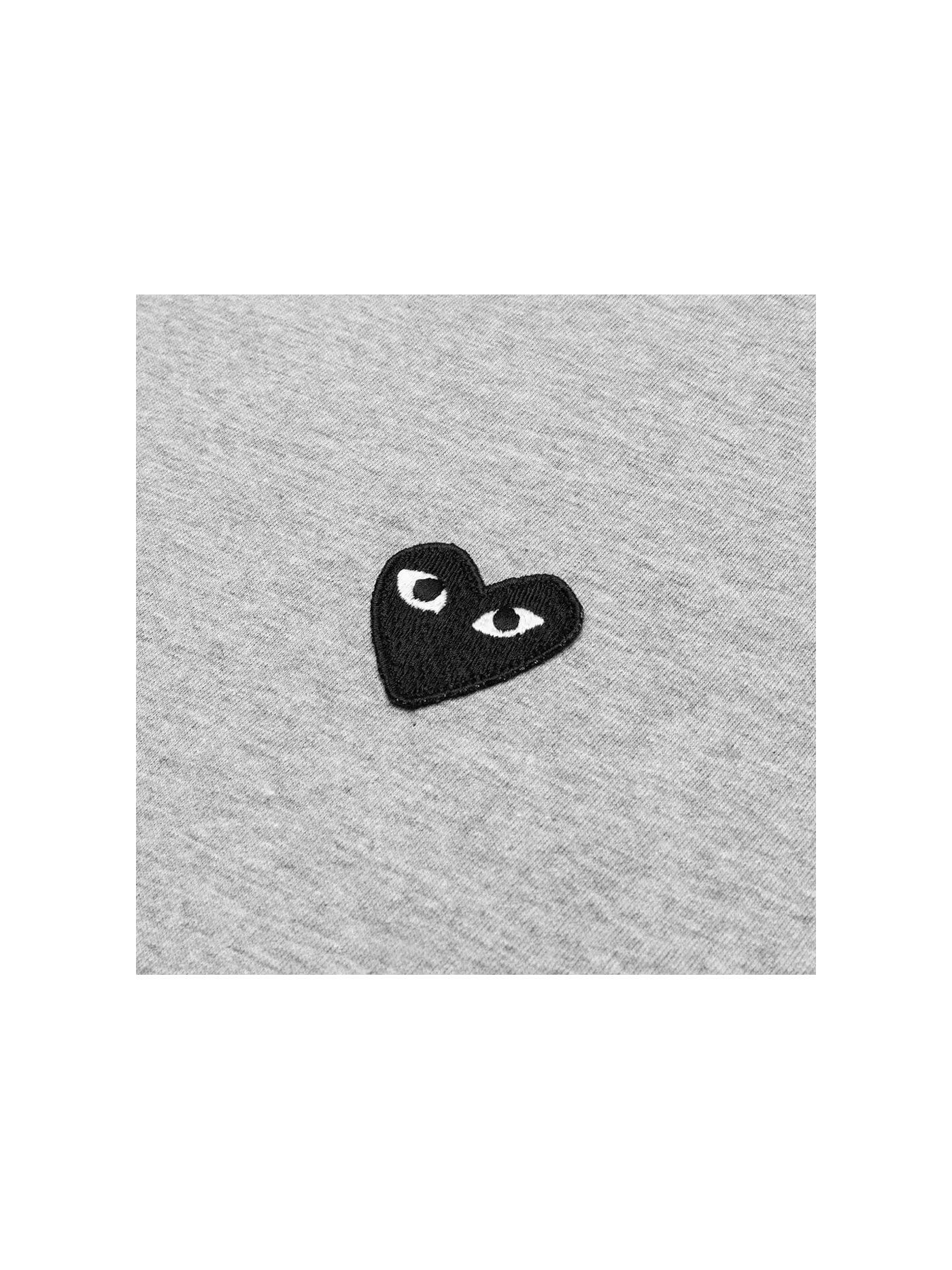 Футболка с принтом Comme des Garcons PLAY Black Heart Emblem — изображение 2 из 2, серый
