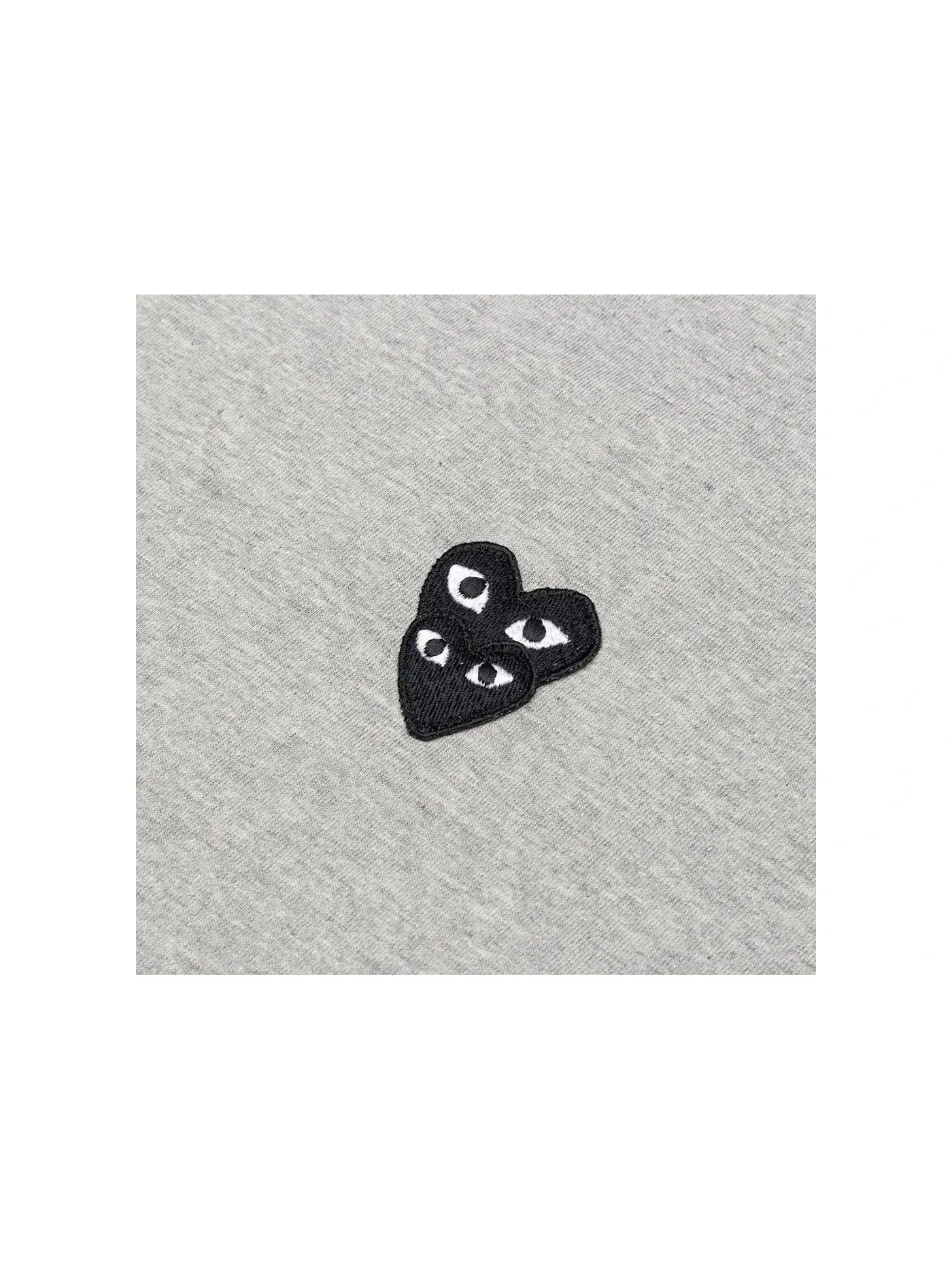 Детская футболка с принтом Stacked Heart Comme des Garcons PLAY — изображение 2 из 2, серый