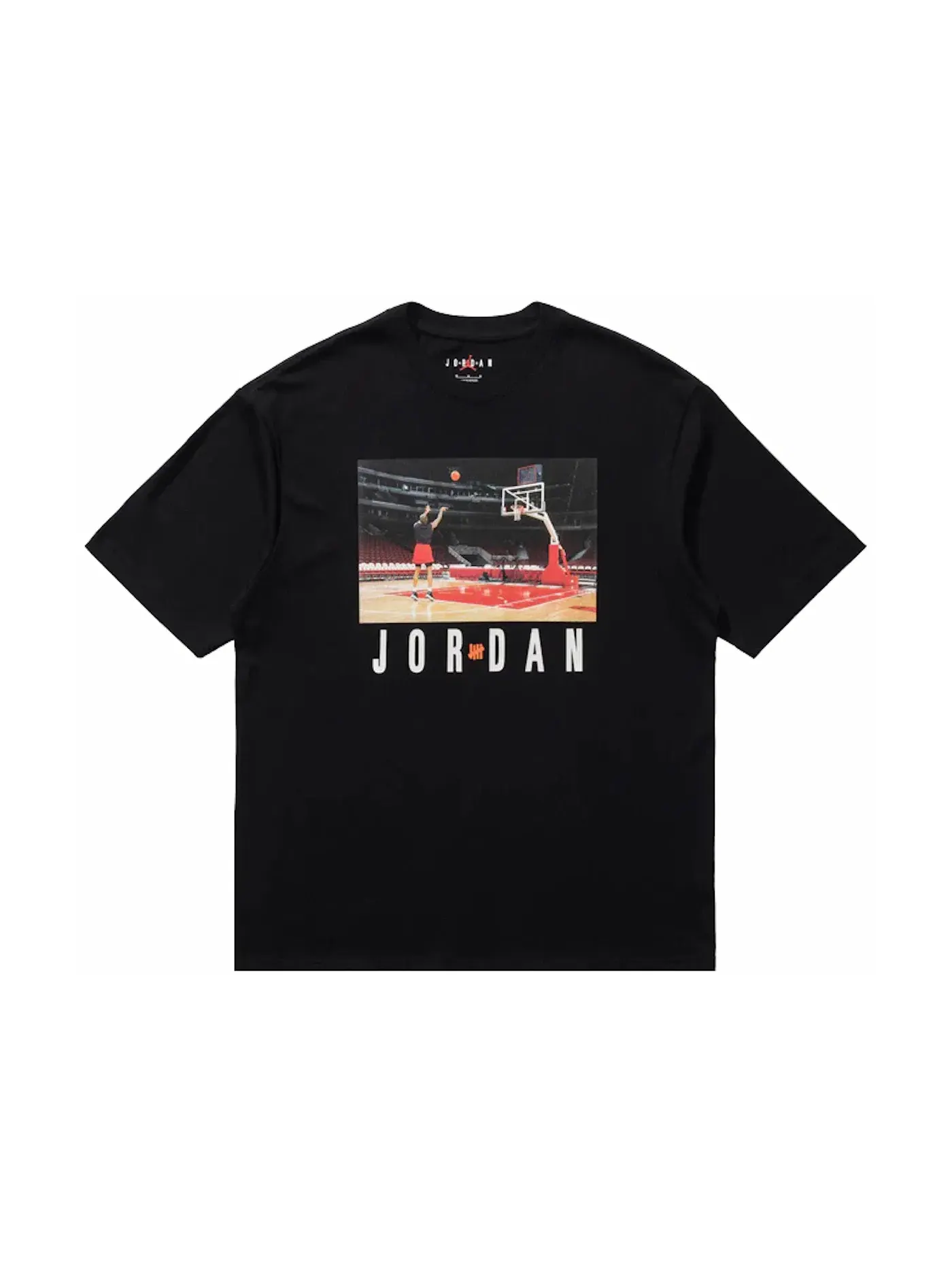 Мужская футболка с принтом Jordan x Undefeated Free Throw Tee Jordan — изображение 1 из 2, черный