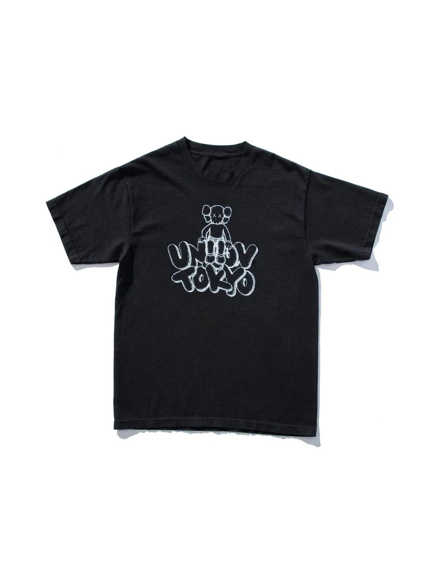 Мужская футболка с принтом KAWS x Union Tokyo Tee KAWS — изображение 1 из 1, черный