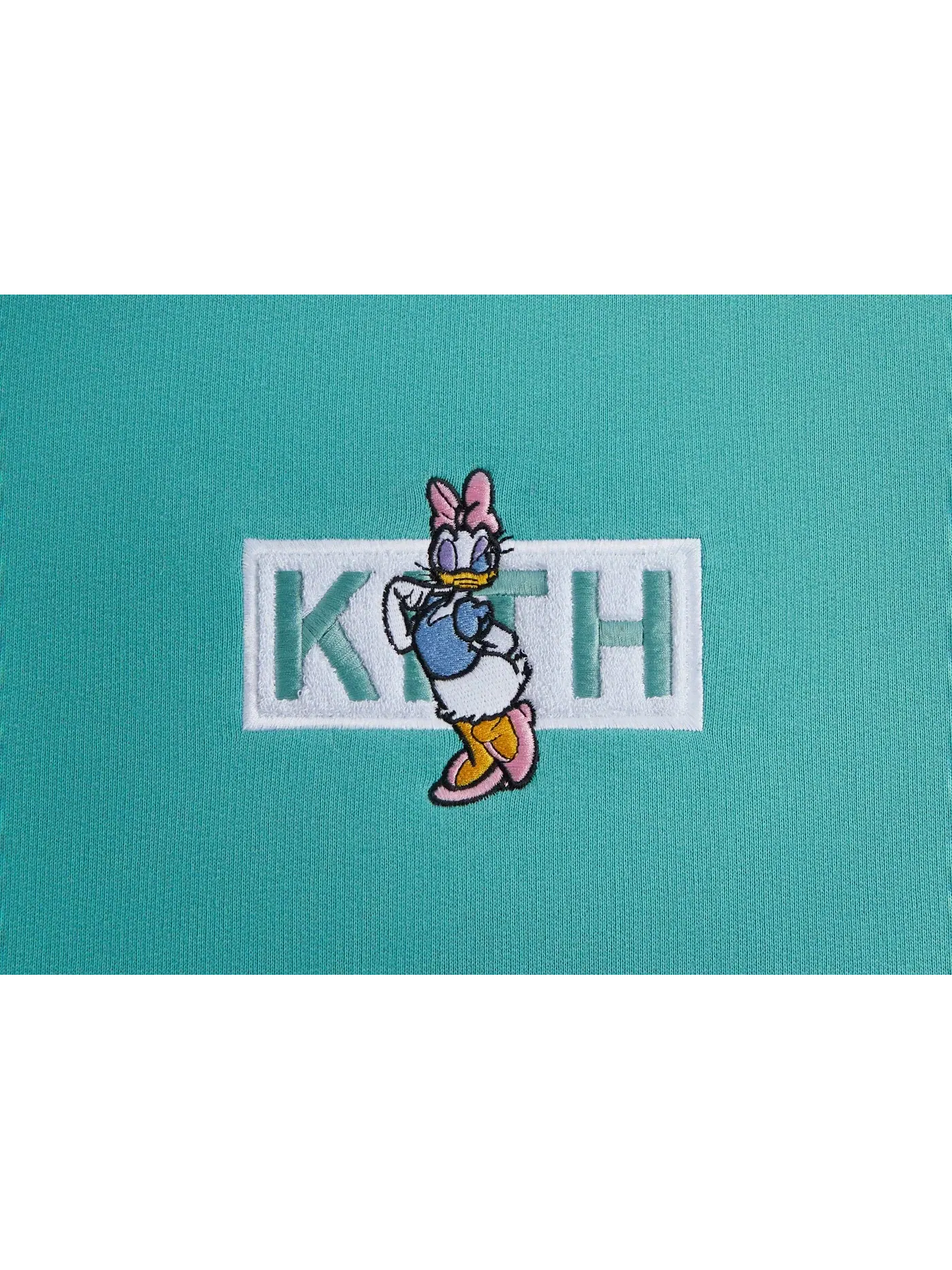 Мужской свитшот с вышивкой Kith x Disney Daisy Duck Classic Logo Crewneck, Mykonos — изображение 2 из 2