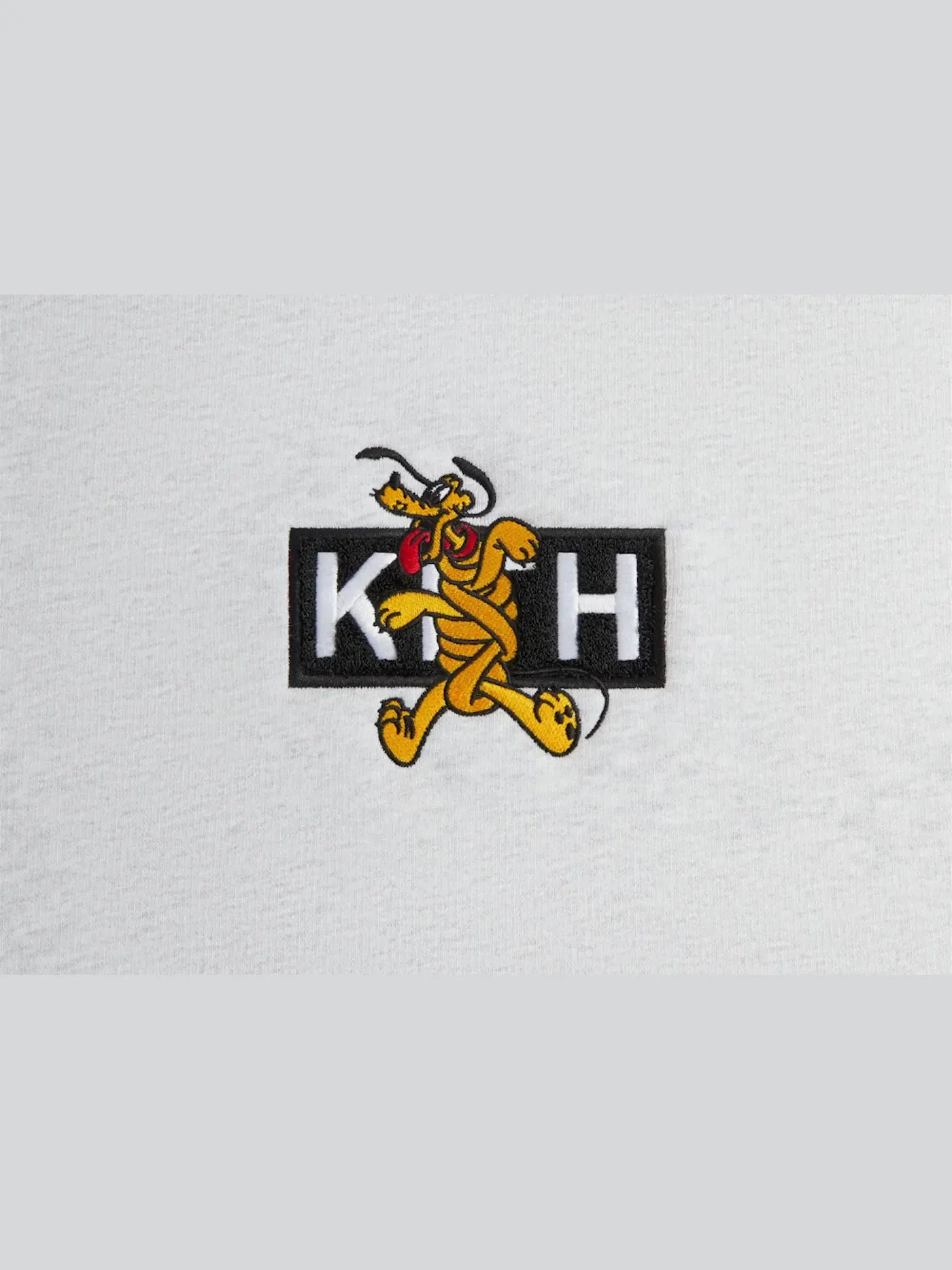 Мужской свитшот с принтом Kith x Disney Pluto Classic Logo Crewneck Kith — изображение 2 из 2, светлый серый