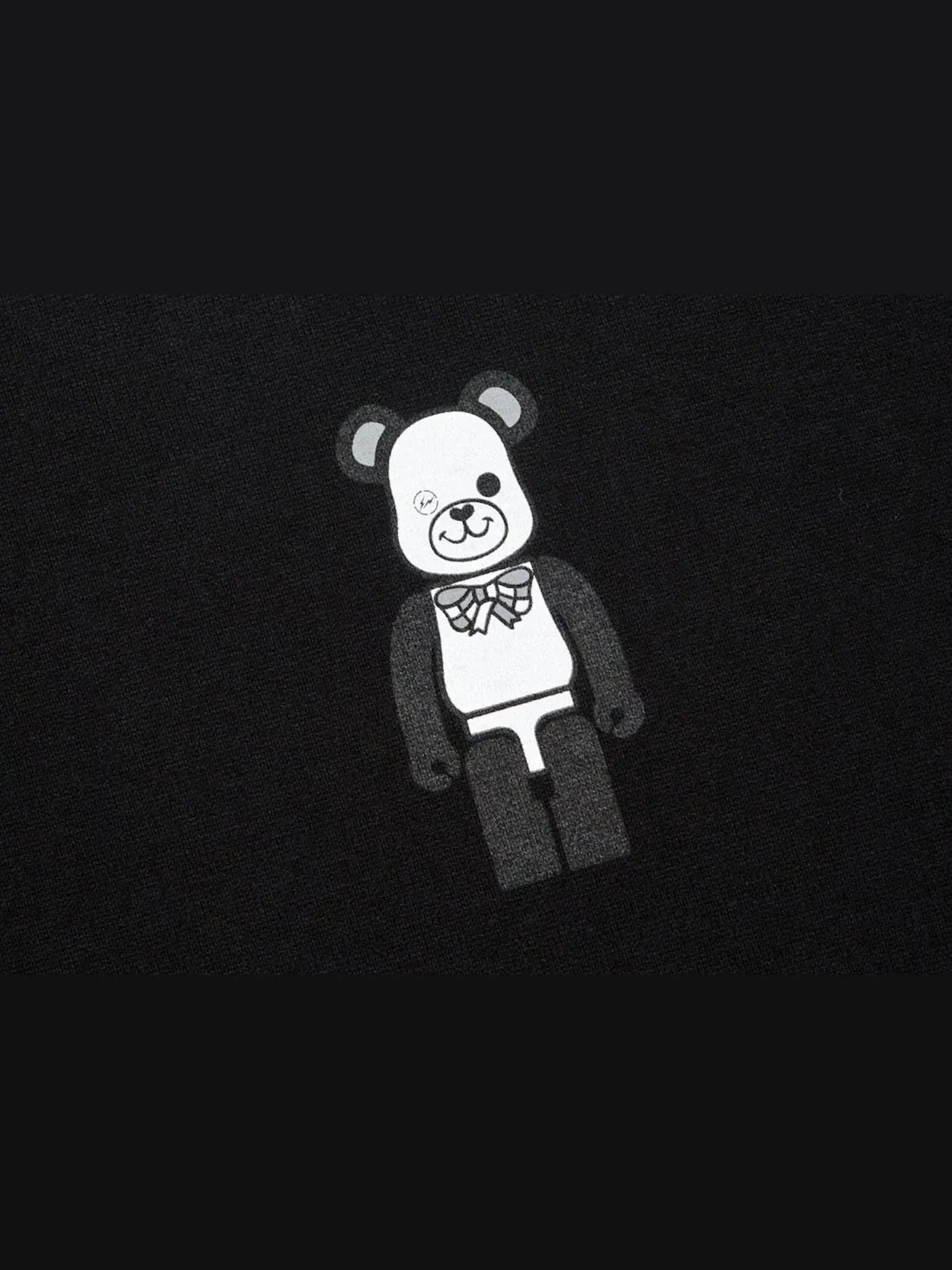Мужская футболка с принтом Medicom x Fragment Design x Freemansory Bearbrick Tee Medicom — изображение 2 из 2, черный