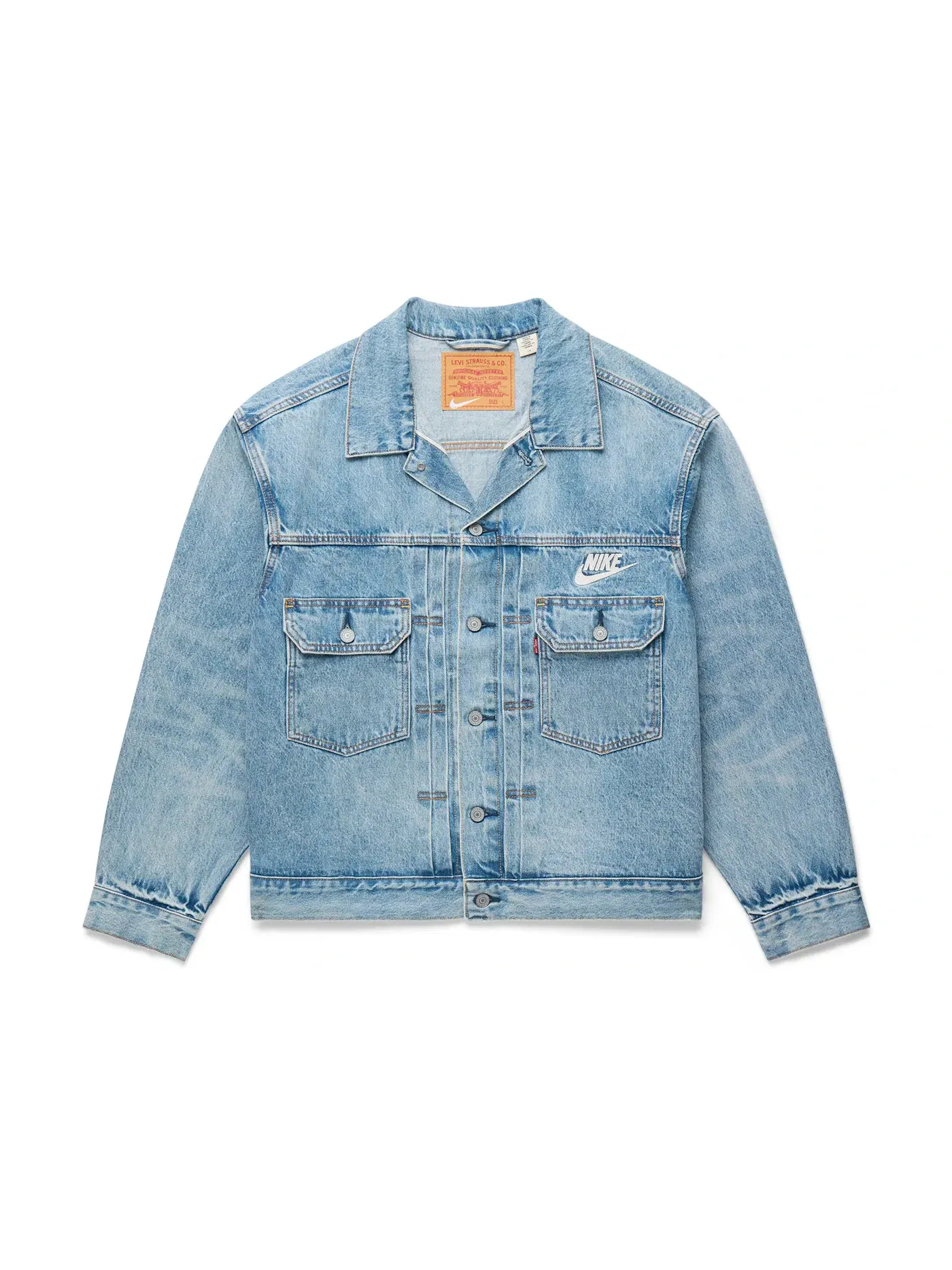 Мужская джинсовая куртка с немного свободным кроем Nike x Levis Trucker Jacket Denim — изображение 1 из 6, джинсовый синий