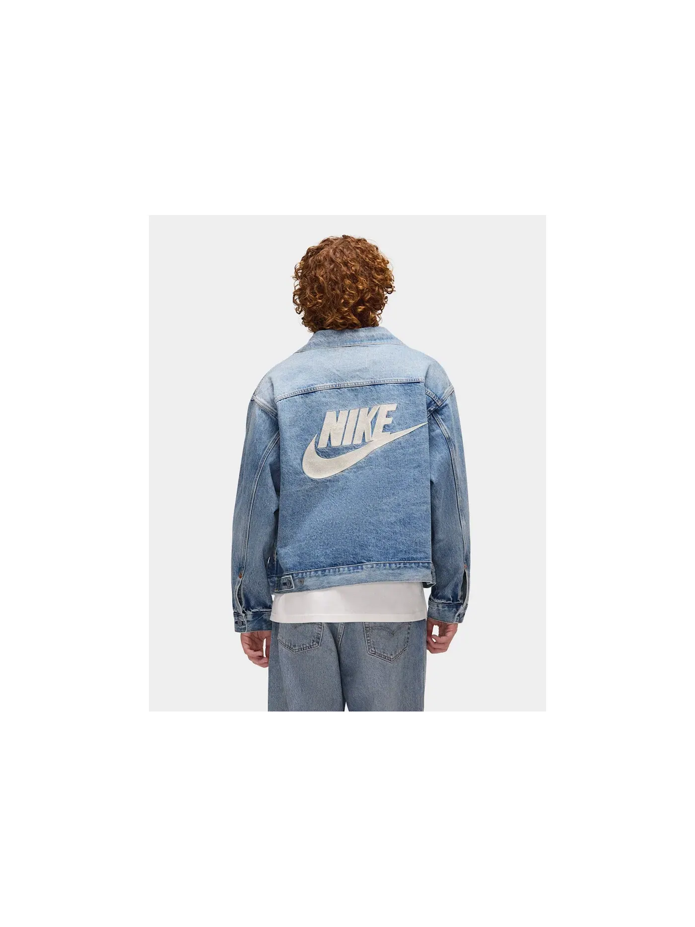 Мужская джинсовая куртка с немного свободным кроем Nike x Levis Trucker Jacket Denim — изображение 5 из 6, джинсовый синий