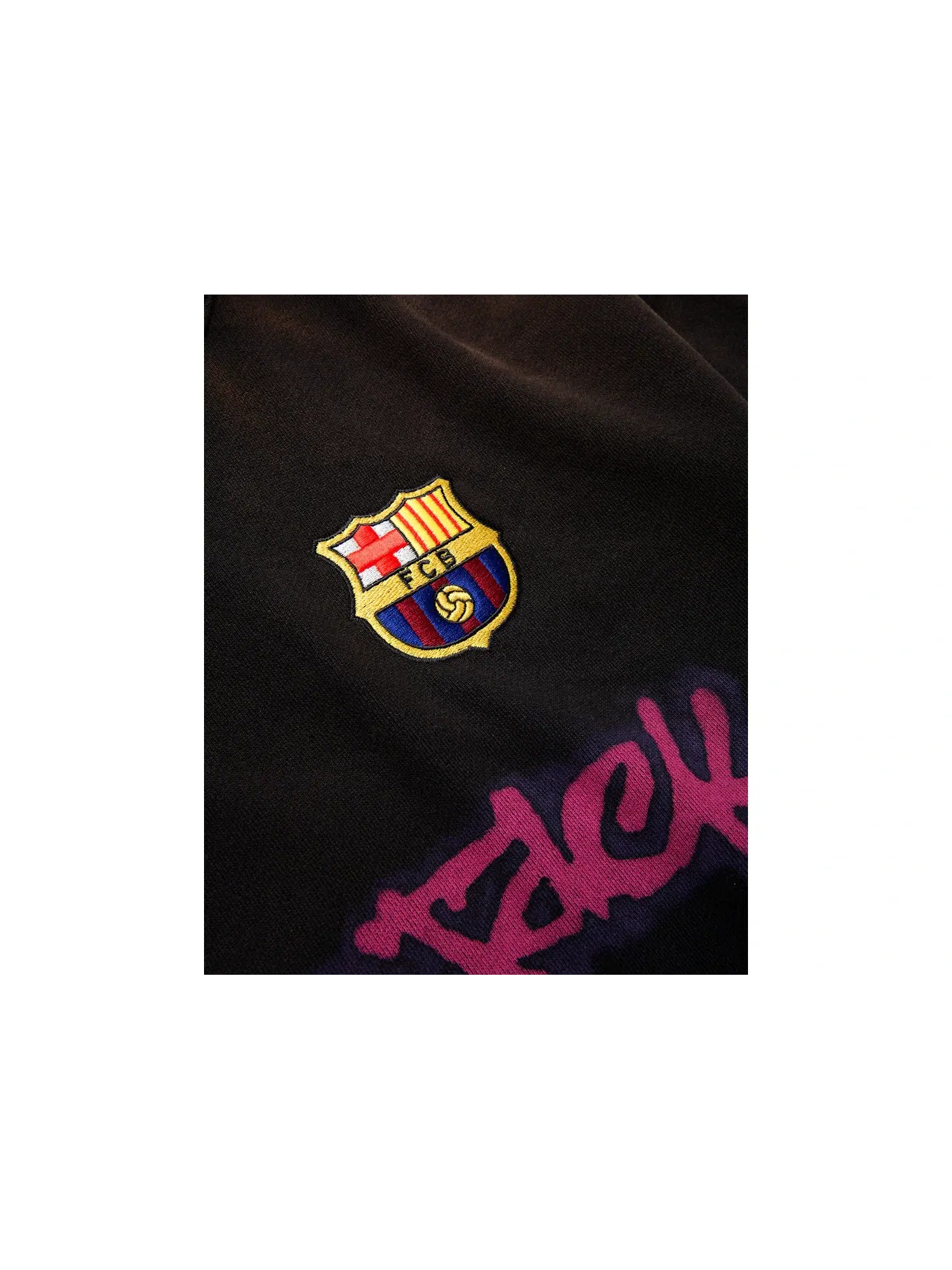 Мужская худи с принтом Travis Scott x Nike x FC Barcelona Spray Logo Hoodie Travis Scott — изображение 2 из 5, черный