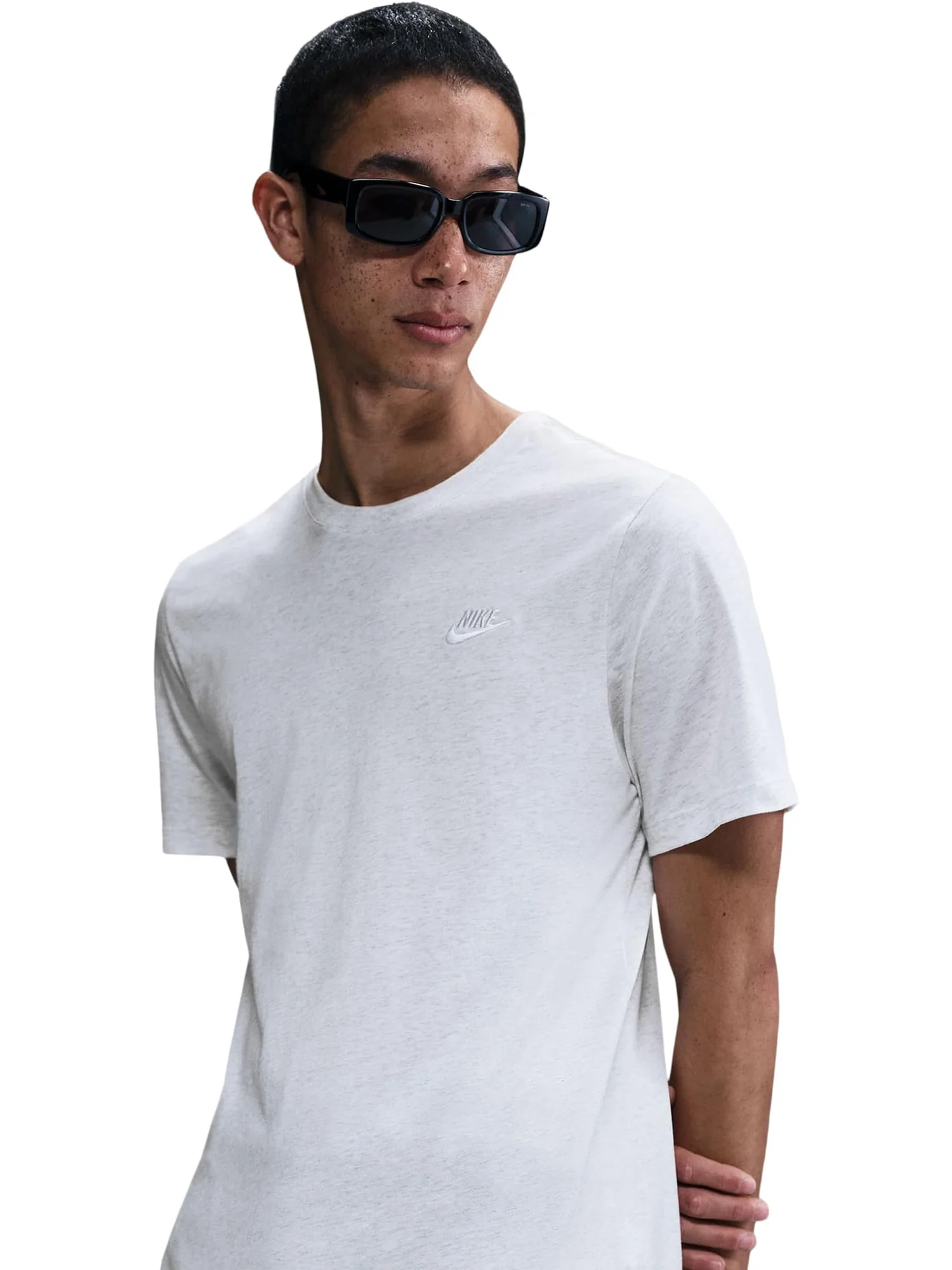Футболка Nike Sportswear Club Tee — изображение 3 из 3, ивовый эйр