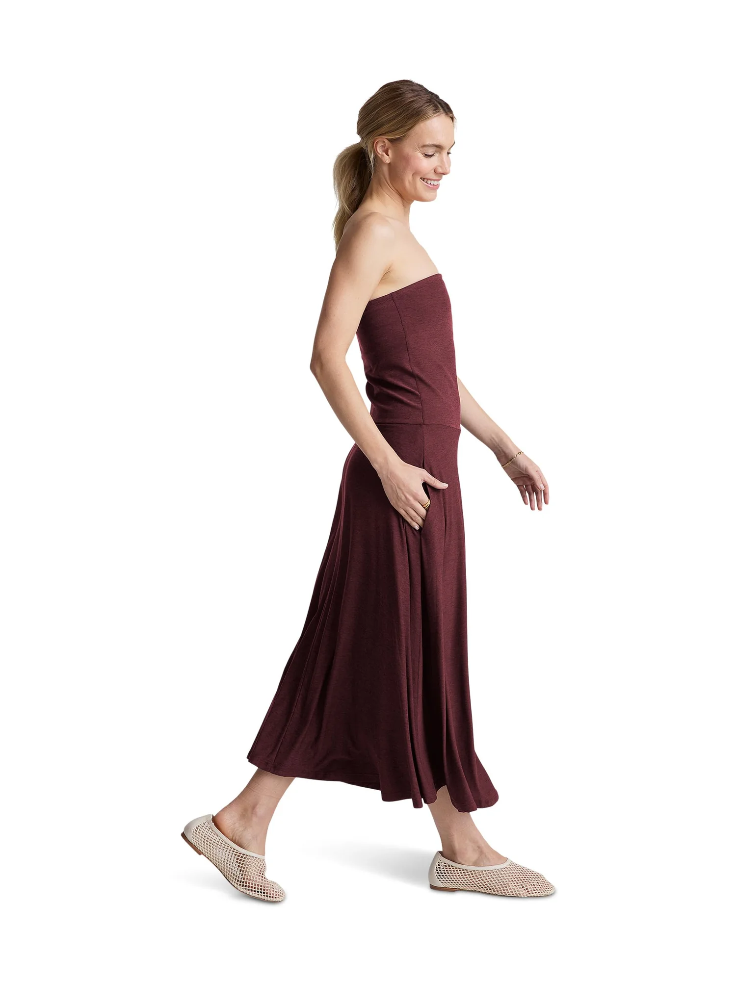 Платье Beyond Yoga Featherweight Strapless Dress — изображение 2 из 4, бордовый