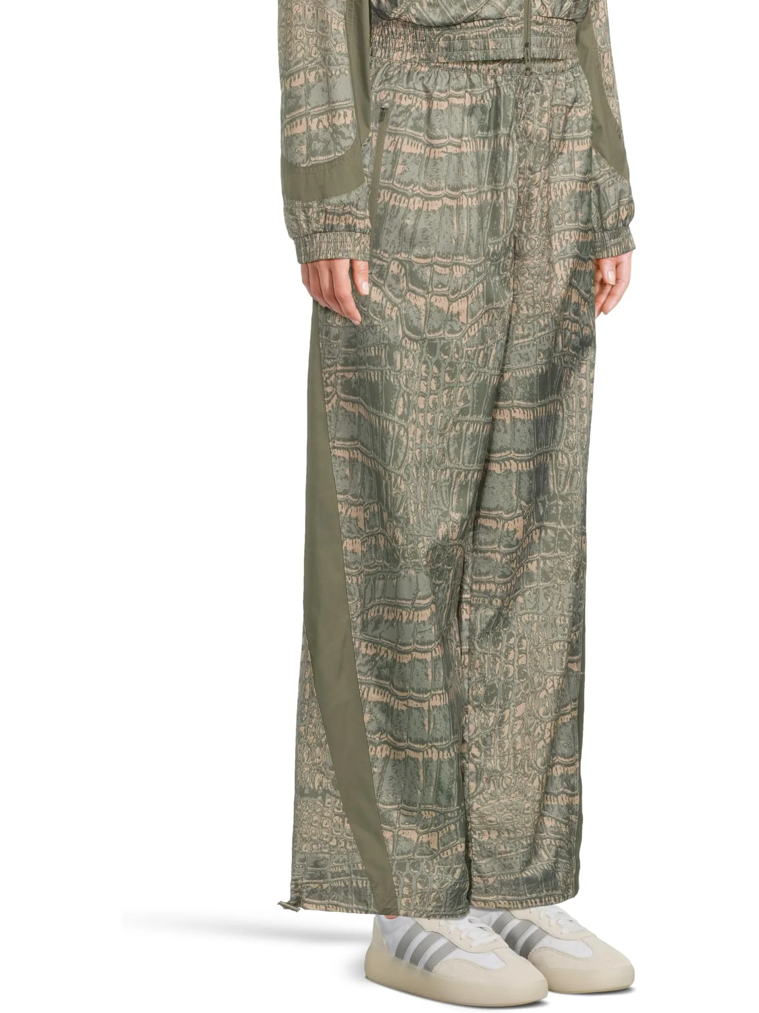 Брюки adidas by Stella McCartney Trackpants Printed JN2212 — изображение 2 из 5, зеленый серый