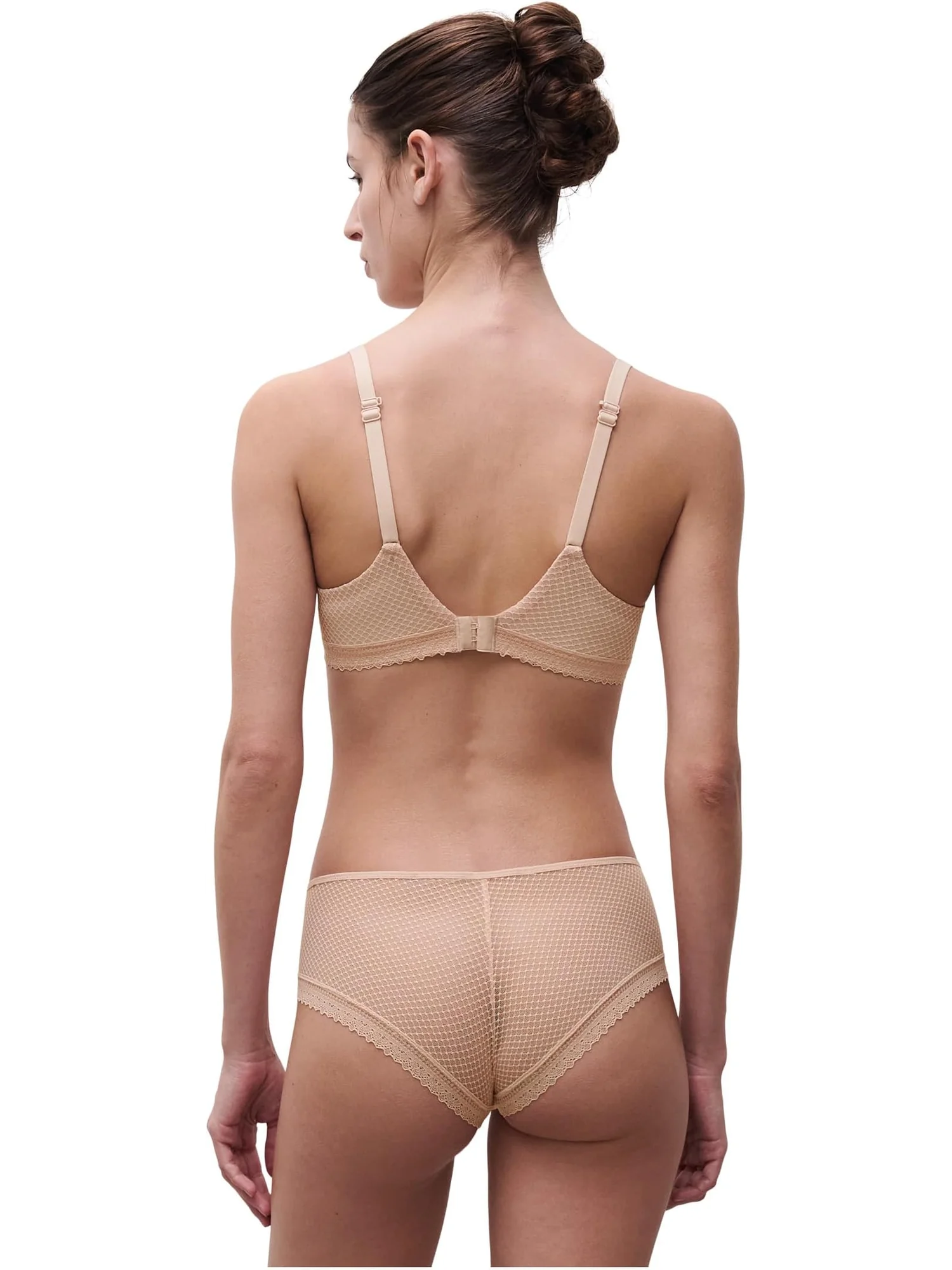 Бюстгальтер Chantelle Romance Lightweight T-shirt Bra — изображение 2 из 3, розовый румянец