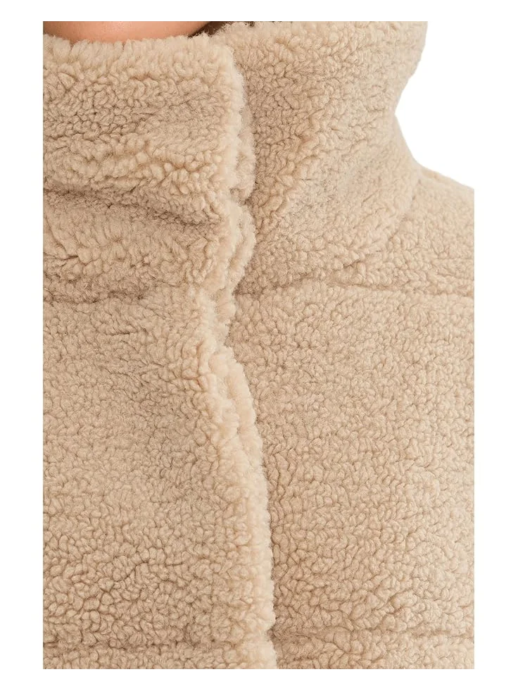 Женская удлиненная стеганая куртка-толстовка Levi's Long Length Quilted Teddy — изображение 5 из 5, бежевый