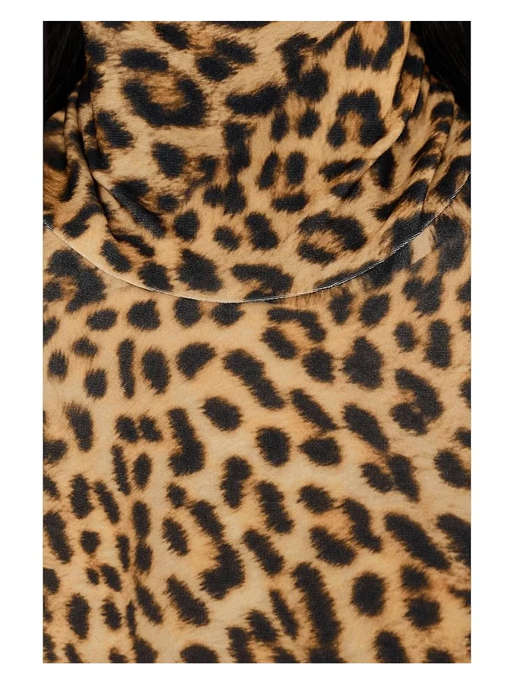 Женское платье Norma Kamali Halter Turtle Side Slit, Cheetah Patch — изображение 5 из 5, коричневый