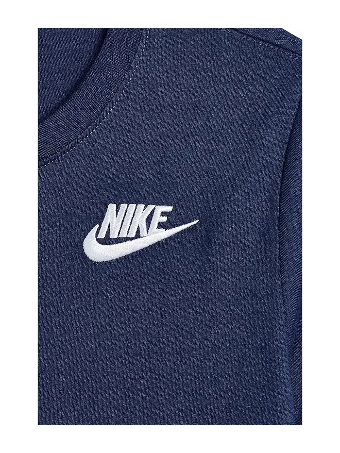 Футболка Nike Kids Club T-Shirt — изображение 3 из 3, темно-синий