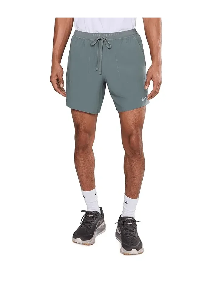Шорты Nike Dri-FIT Stride 7" Brief — изображение 1 из 5, серый/серебристый