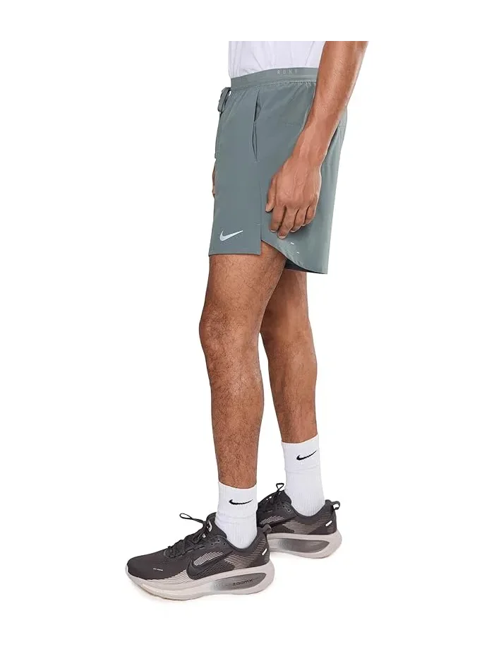 Шорты Nike Dri-FIT Stride 7" Brief — изображение 3 из 5, серый/серебристый