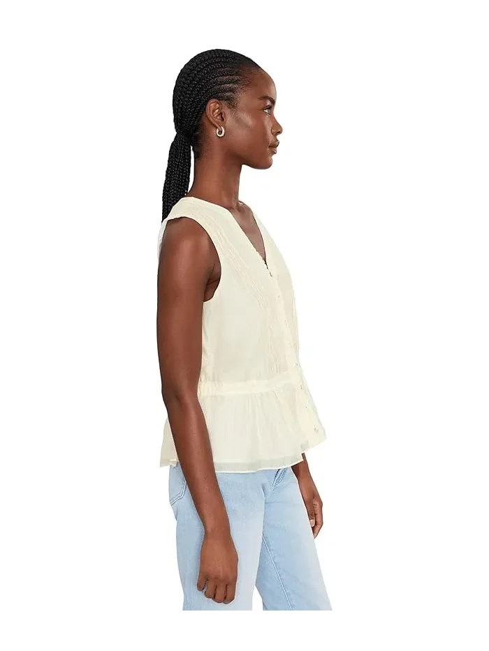 Блузка с кружевной отделкой Lace Trim Shell Vince Camuto — изображение 3 из 5, слоновая кость