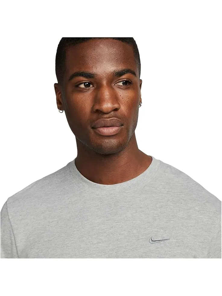 Топ Nike Primary Dri-FIT Short Sleeve Versatile Top — изображение 3 из 4, темный серый//серый