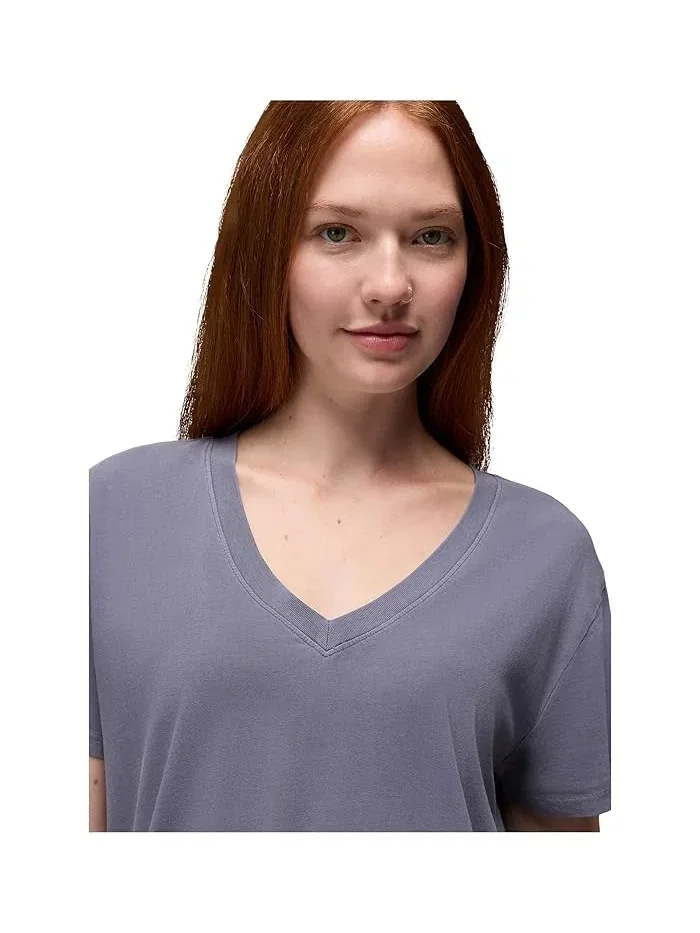 Футболка с V-образным вырезом Everyday V-neck Tee Prana — изображение 4 из 5, таро