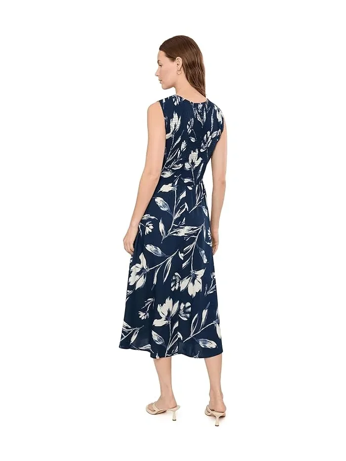 Платье миди с цветочным принтом Sleeveless Smocked Floral Midi Calvin Klein — изображение 4 из 5, индиго мульти