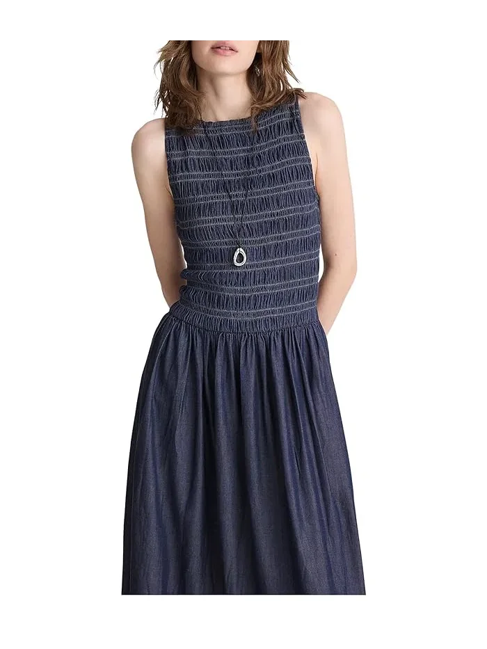 Платье макси джинсовое Denim Smocked Boatneck Maxi Madewell, Carrigan Wash — изображение 4 из 5, отстиранный кэрриган