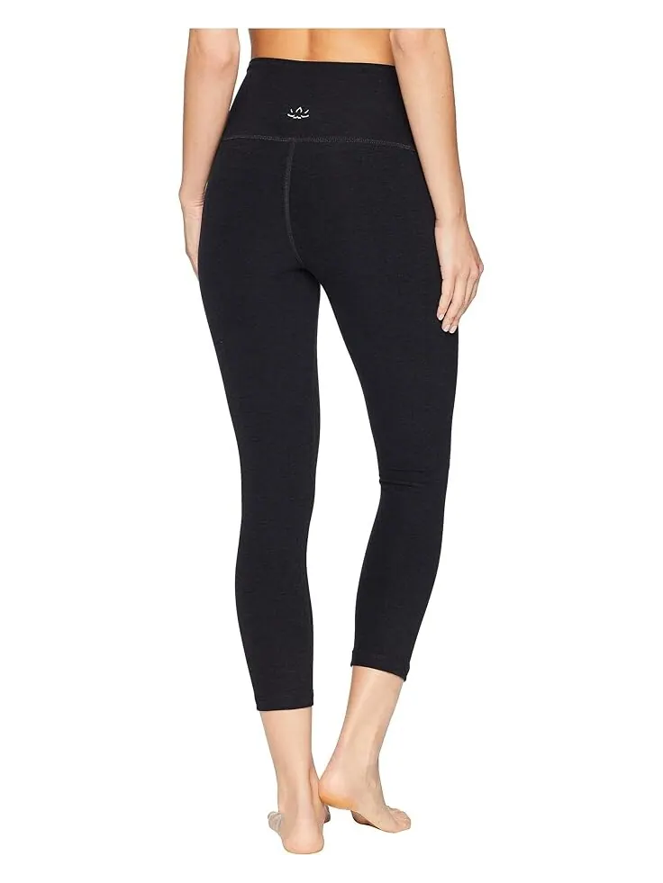 Леггинсы Beyond Yoga Spacedye Walk And Talk High-Waisted Capri — изображение 3 из 4, самая темная ночь